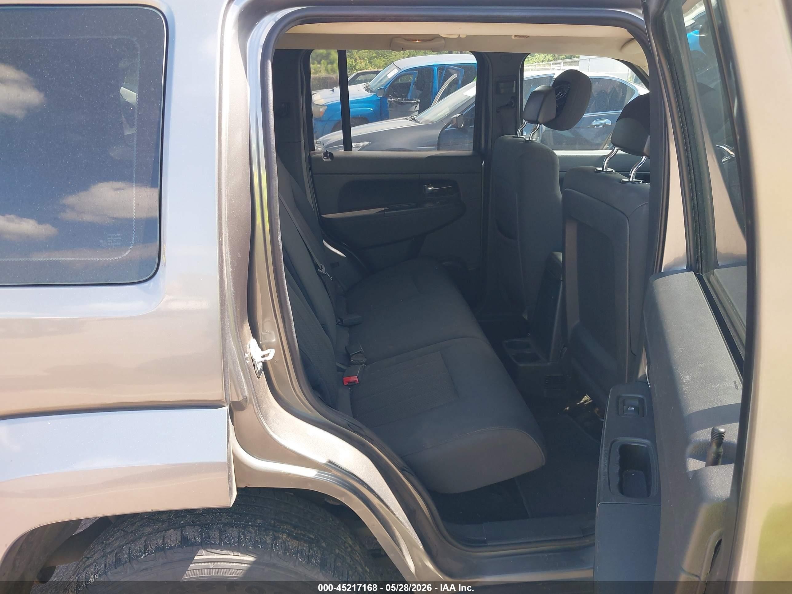 2012 Jeep Liberty Sport Gray vin: 1C4PJLAK7CW188322