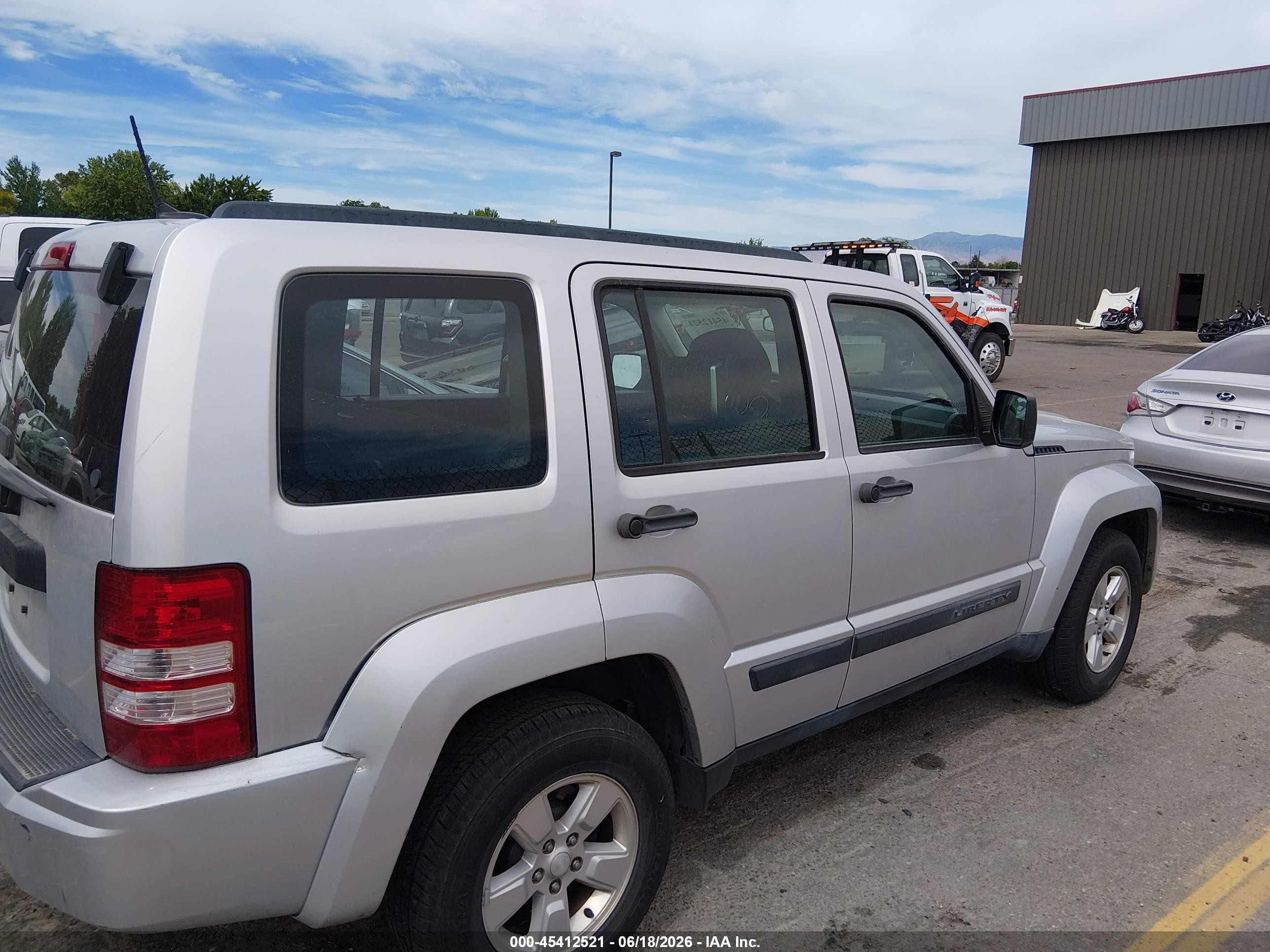 2012 Jeep Liberty Sport Silver vin: 1C4PJLAK7CW213655