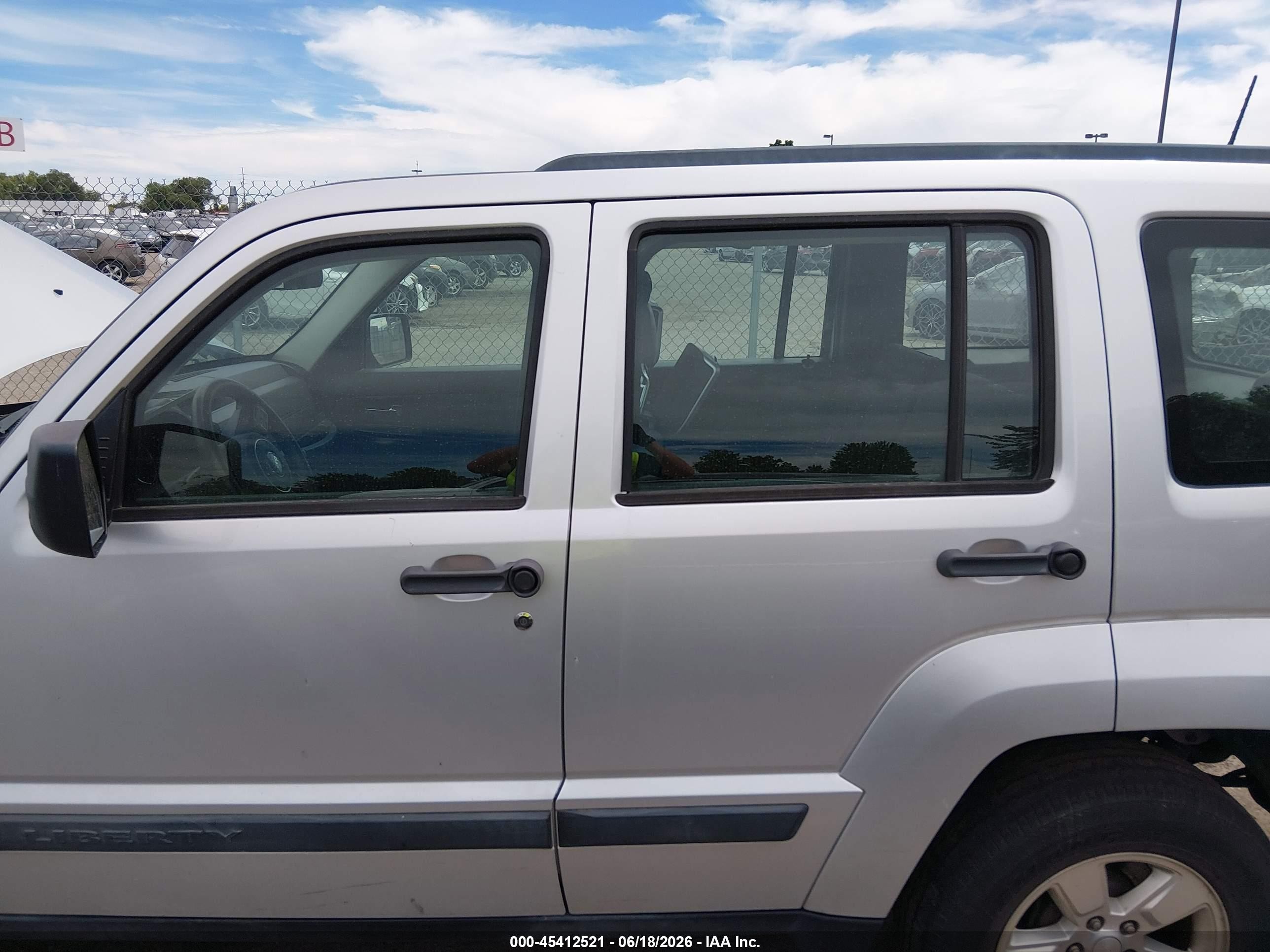 2012 Jeep Liberty Sport Silver vin: 1C4PJLAK7CW213655