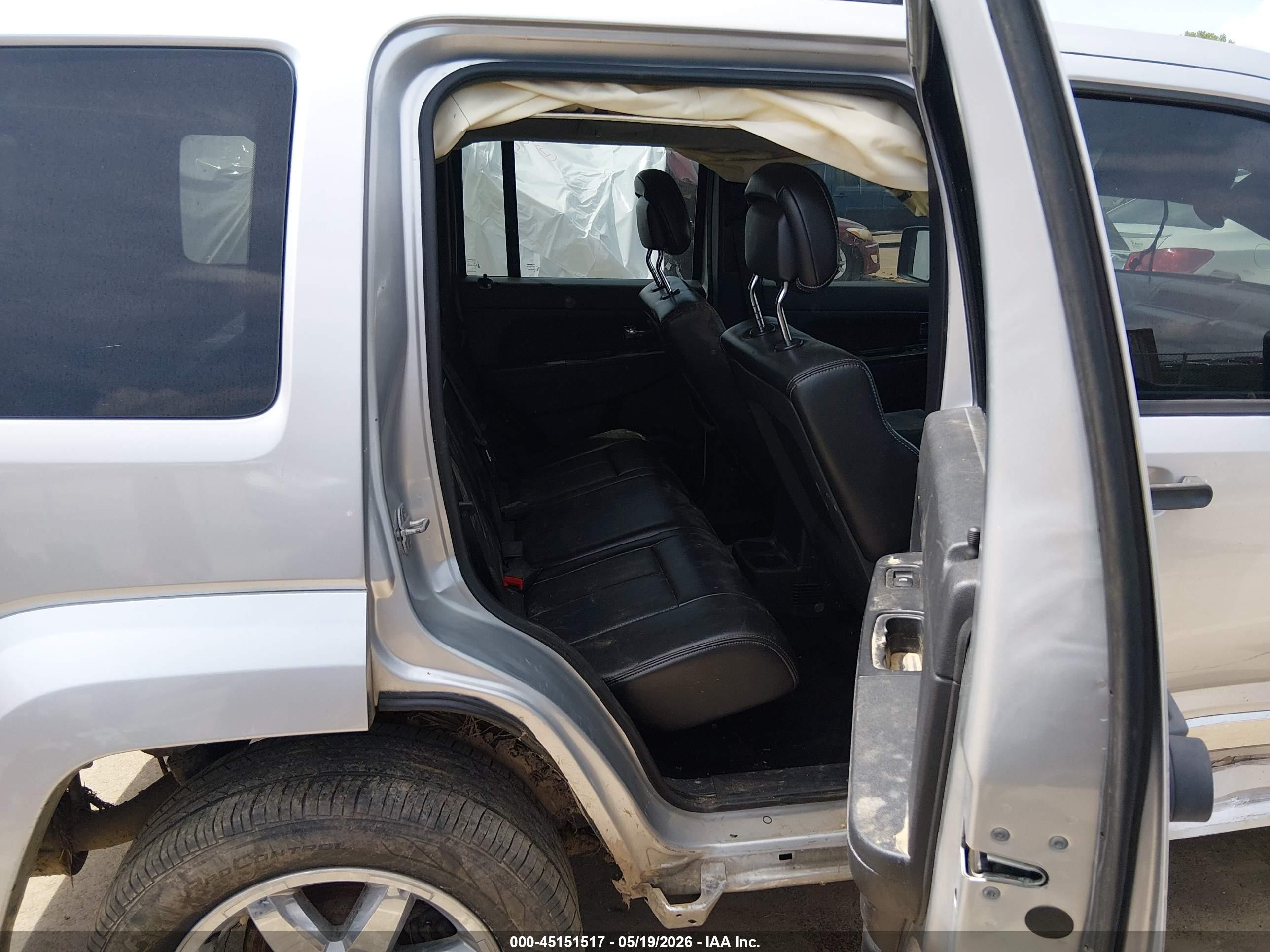 2012 Jeep Liberty Sport Серебряный vin: 1C4PJLAK8CW201806