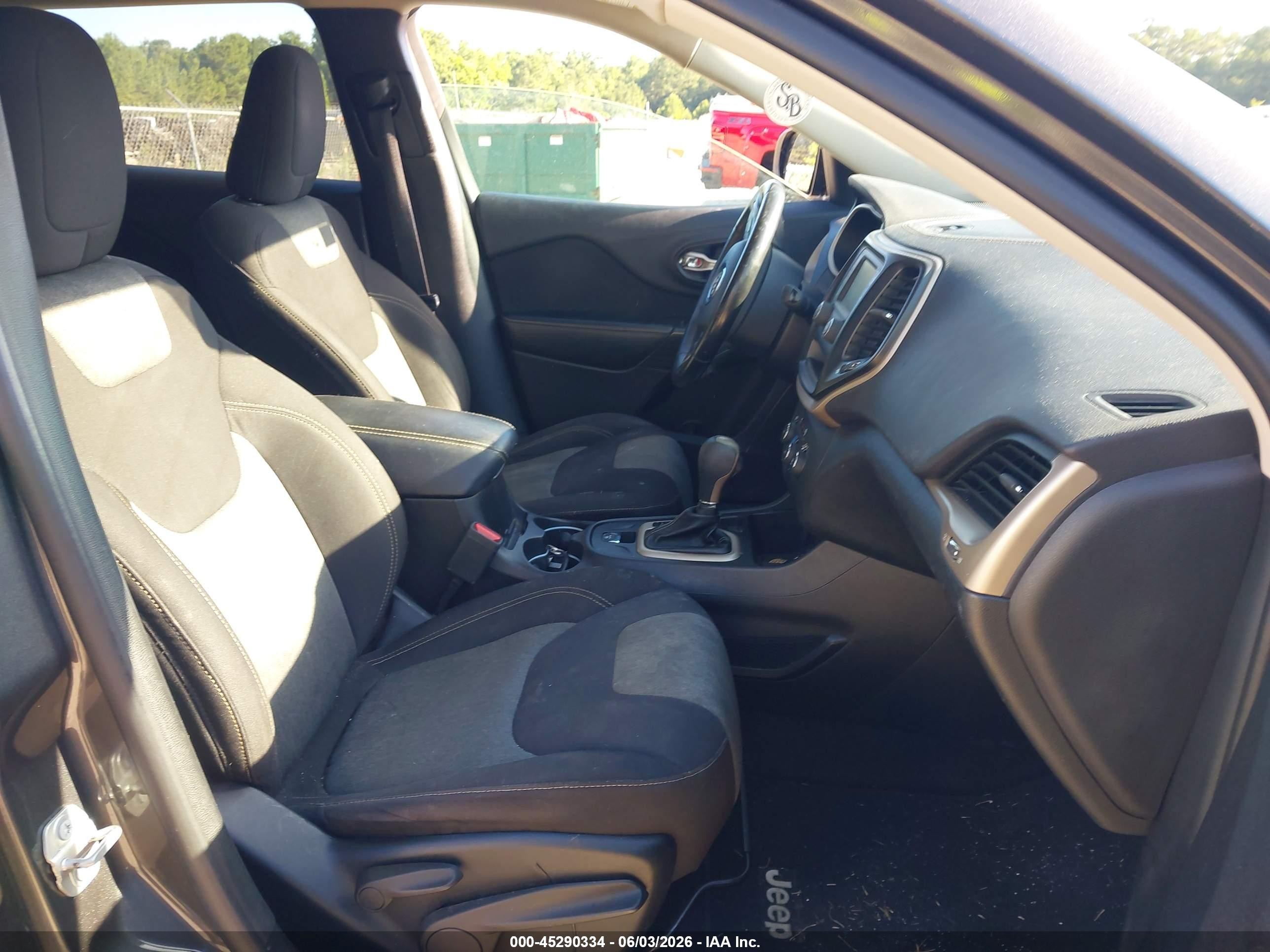 2017 Jeep Cherokee Altitude Fwd Серый vin: 1C4PJLAS8HW548110