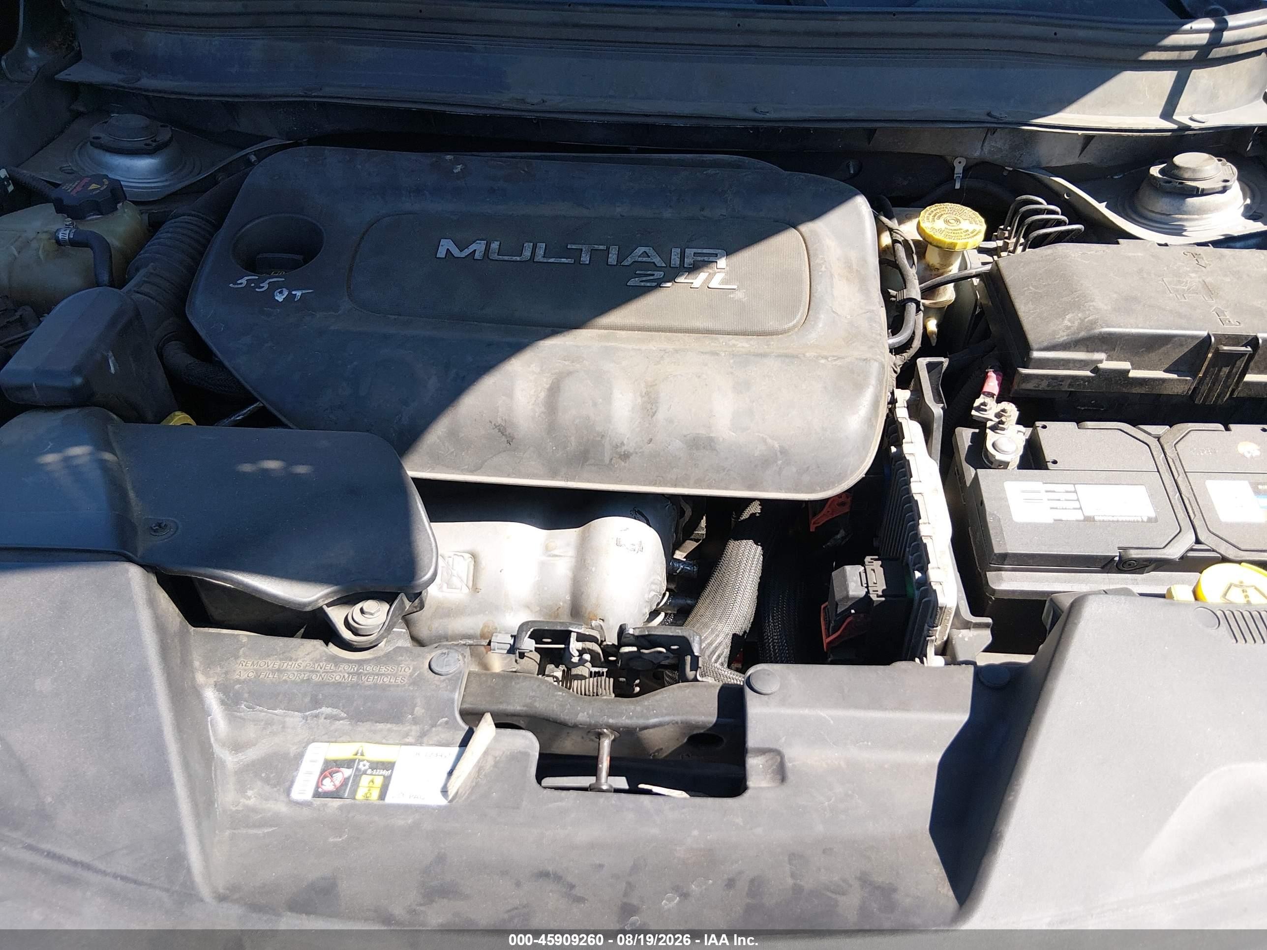 2014 Jeep Cherokee Latitude Серебряный vin: 1C4PJLCB0EW158403