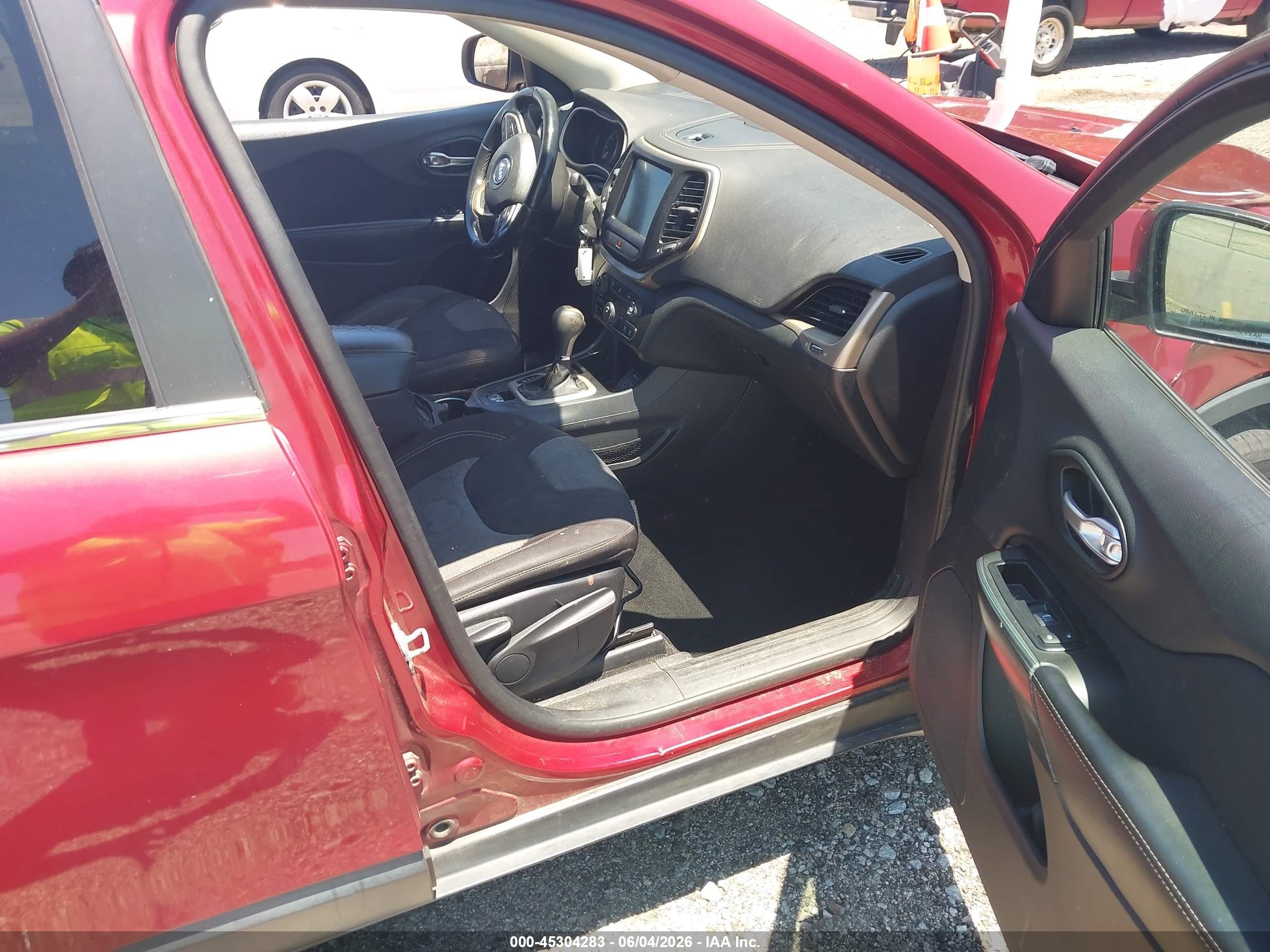 2014 Jeep Cherokee Latitude Red vin: 1C4PJLCB0EW186816