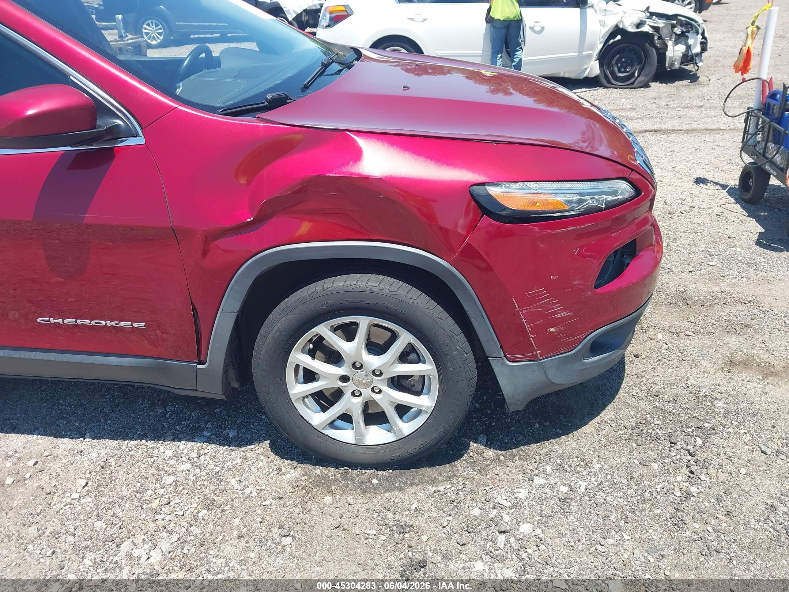 2014 Jeep Cherokee Latitude Red vin: 1C4PJLCB0EW186816