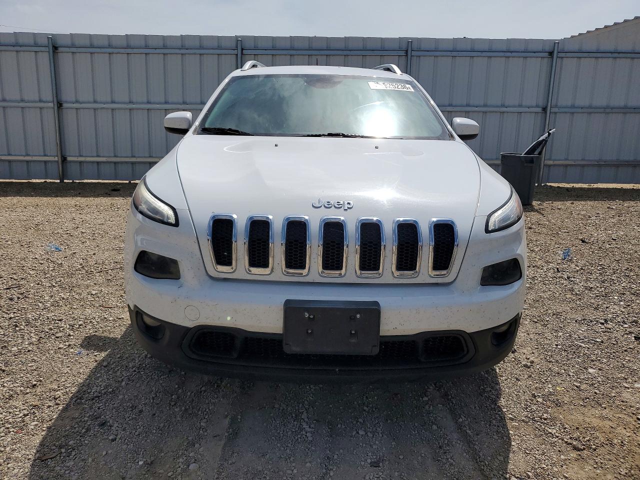 2014 Jeep Cherokee Latitude White vin: 1C4PJLCB0EW244830