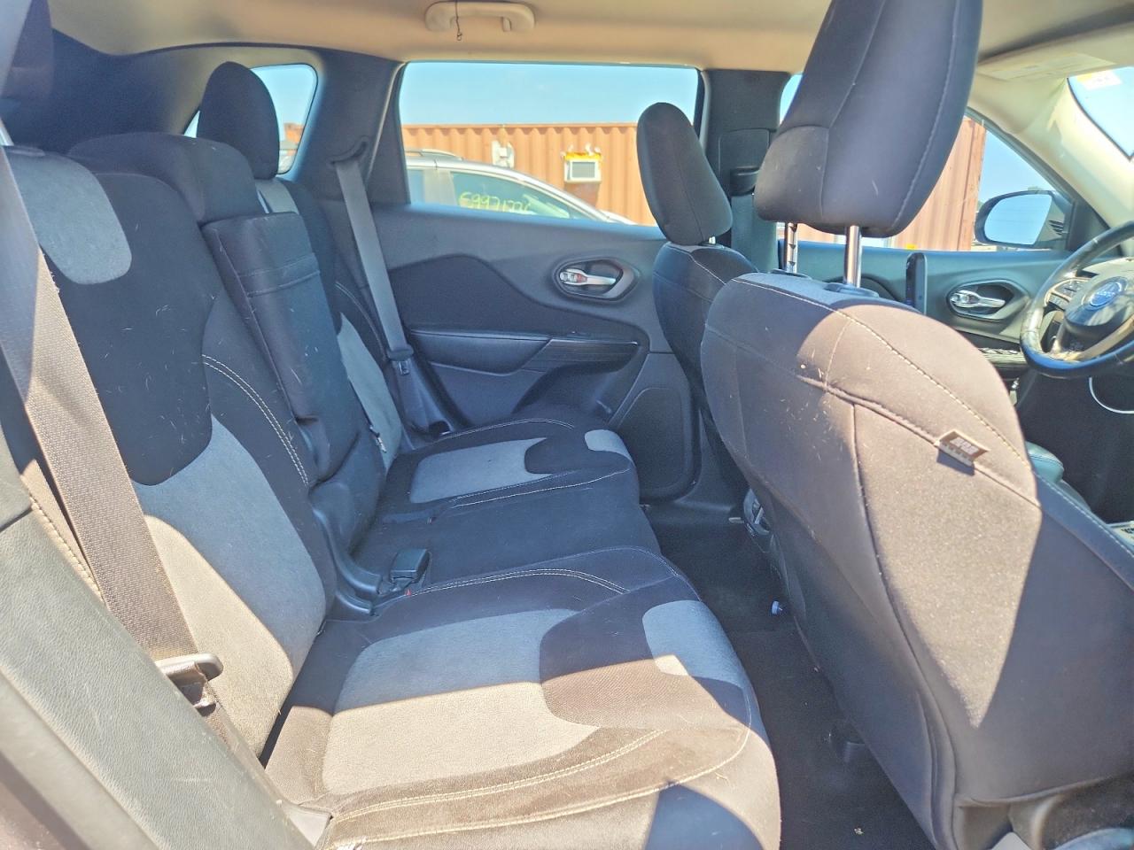 2014 Jeep Cherokee Latitude Gray vin: 1C4PJLCB0EW292733