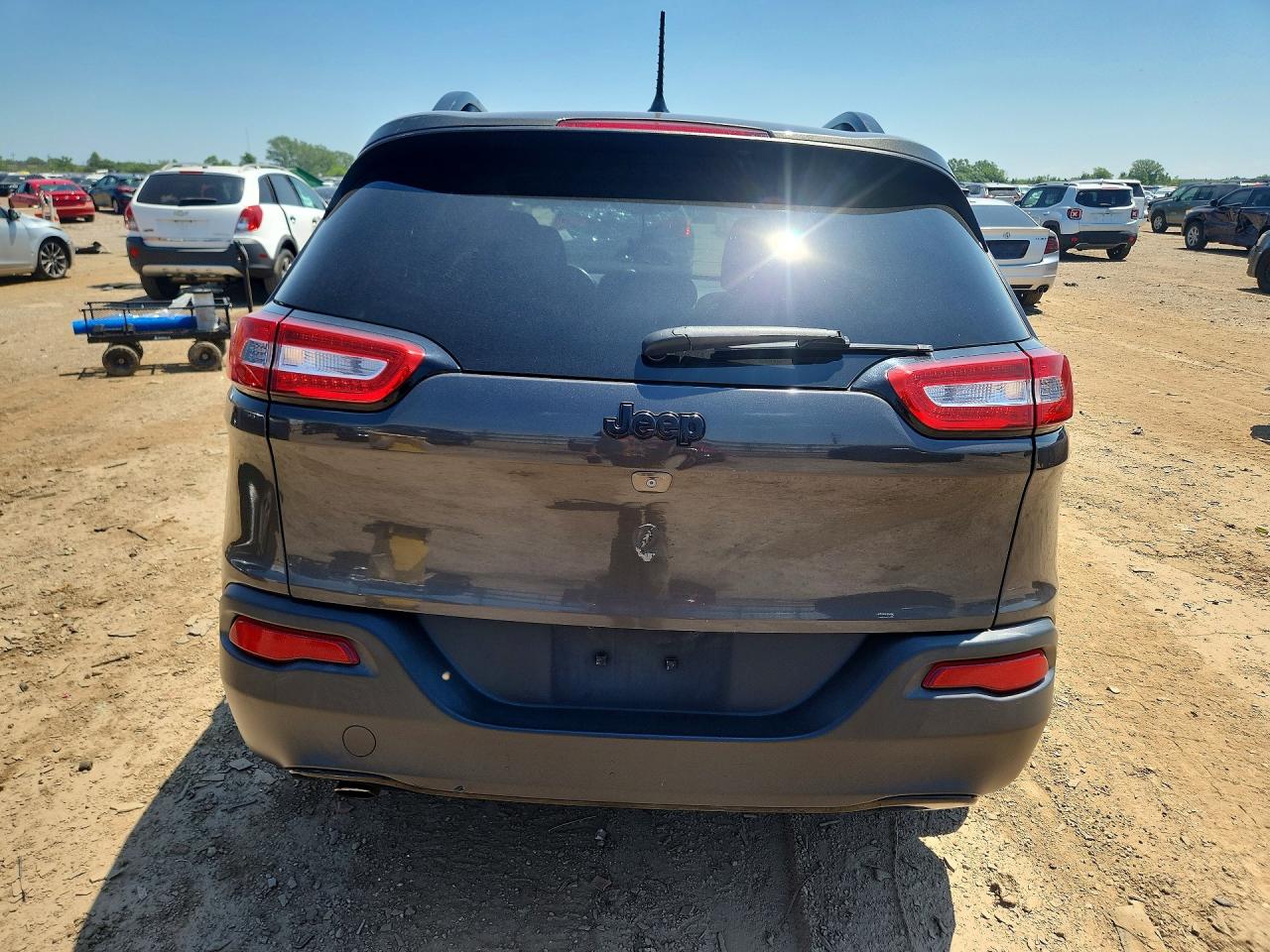 2014 Jeep Cherokee Latitude Gray vin: 1C4PJLCB0EW292733