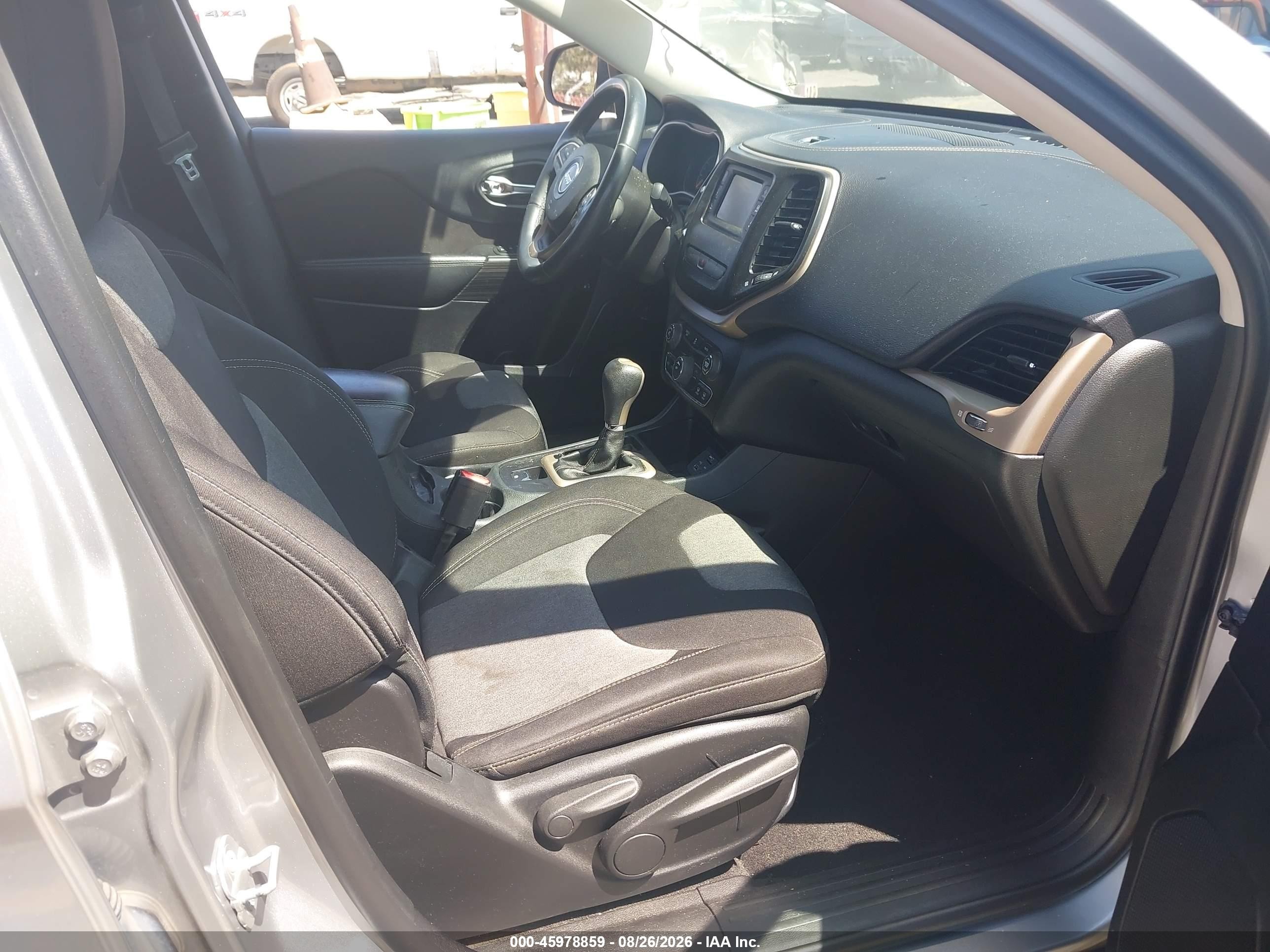 2014 Jeep Cherokee Latitude Silver vin: 1C4PJLCB0EW312172