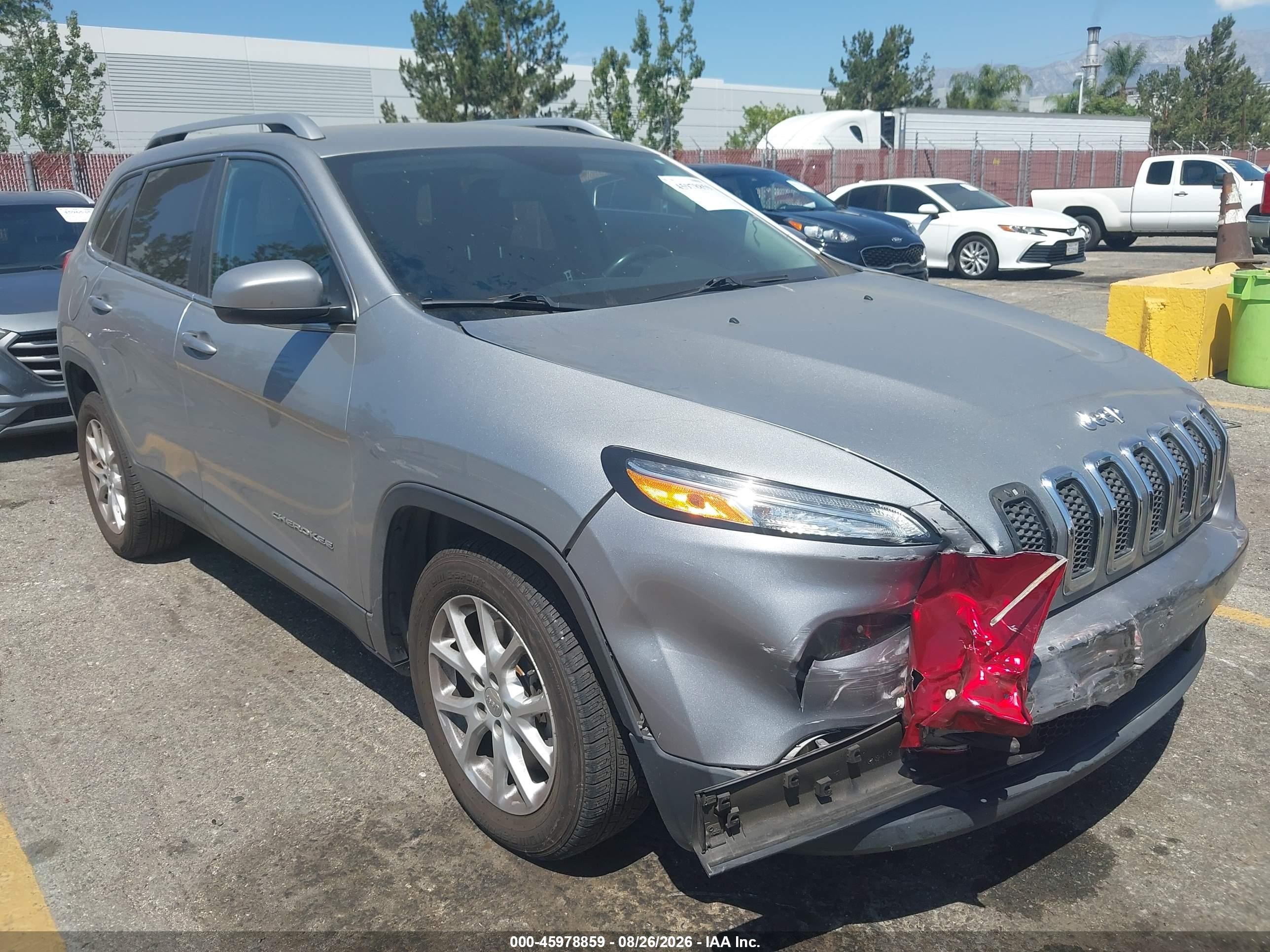 2014 Jeep Cherokee Latitude Silver vin: 1C4PJLCB0EW312172