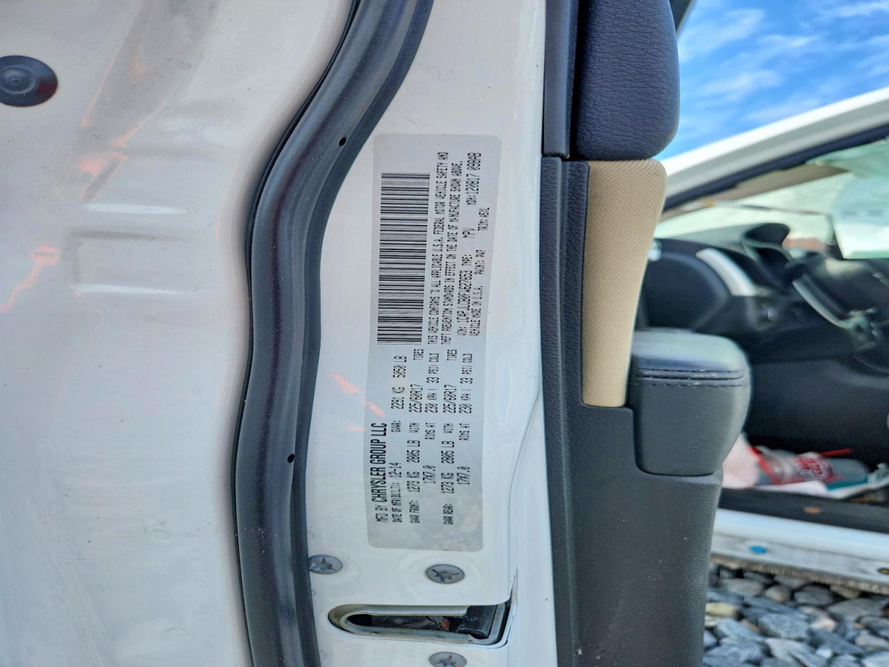 2015 Jeep Cherokee Latitude White vin: 1C4PJLCB0FW627653