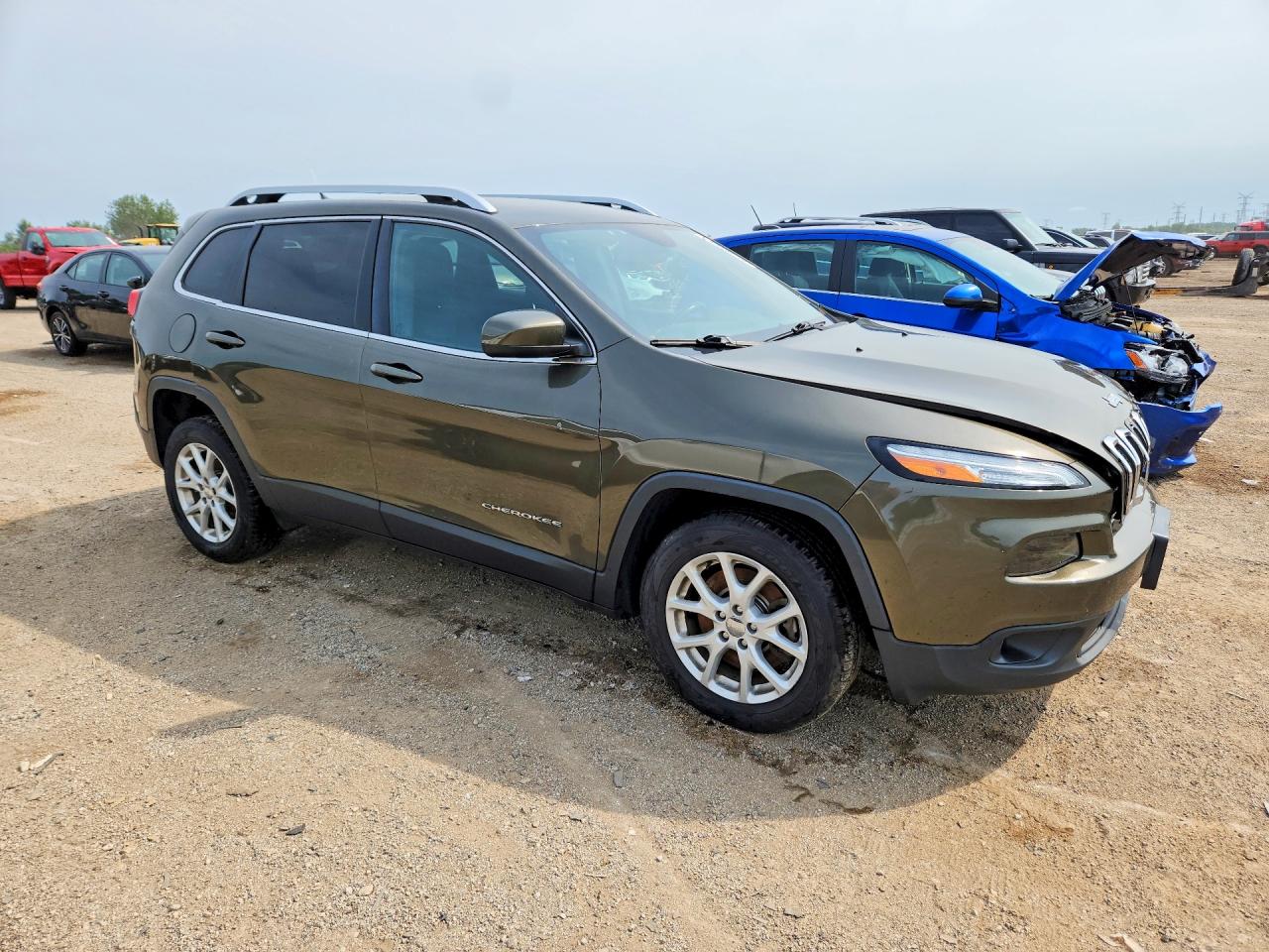 2015 Jeep Cherokee Latitude Green vin: 1C4PJLCB0FW670616
