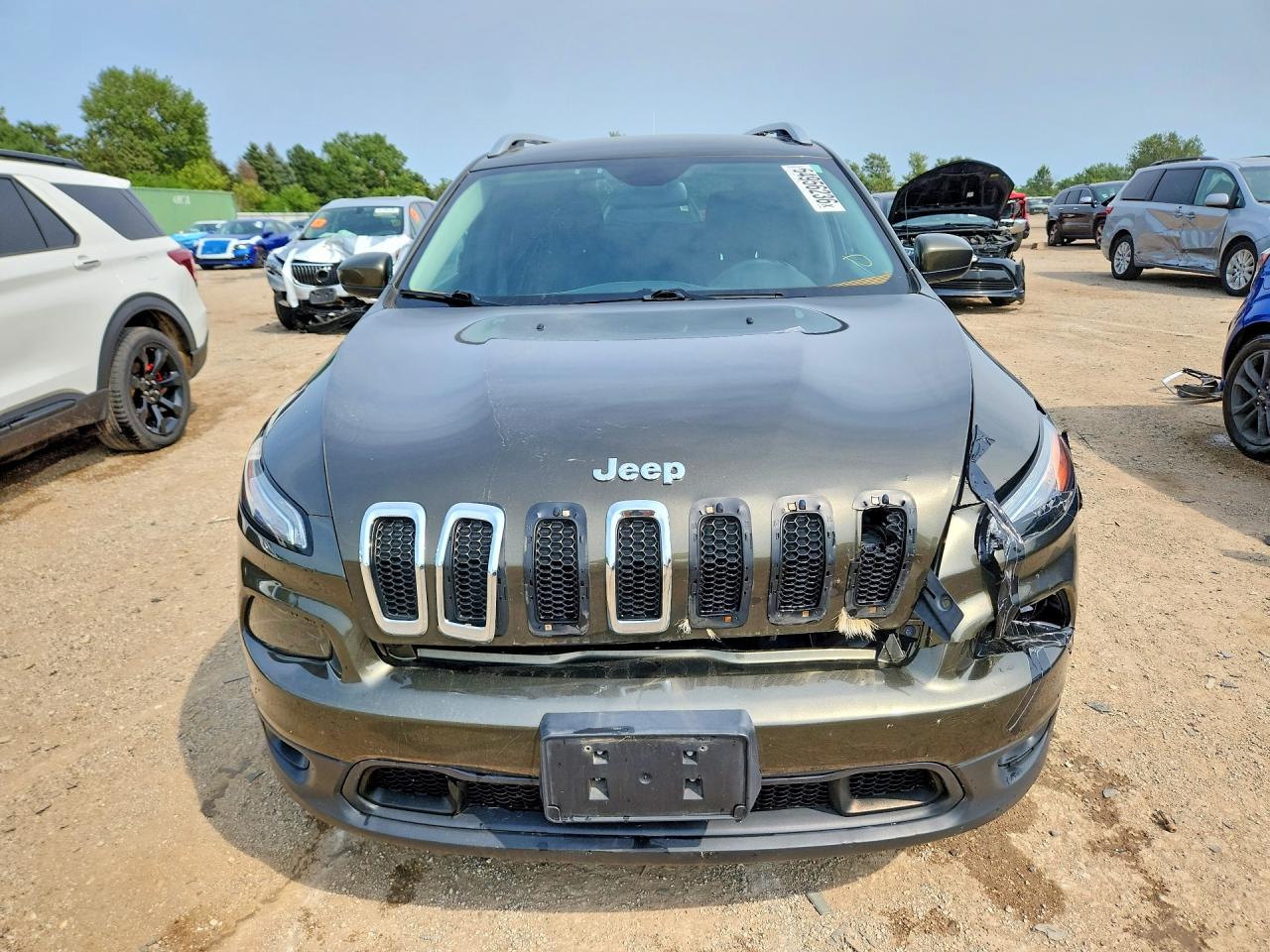 2015 Jeep Cherokee Latitude Green vin: 1C4PJLCB0FW670616