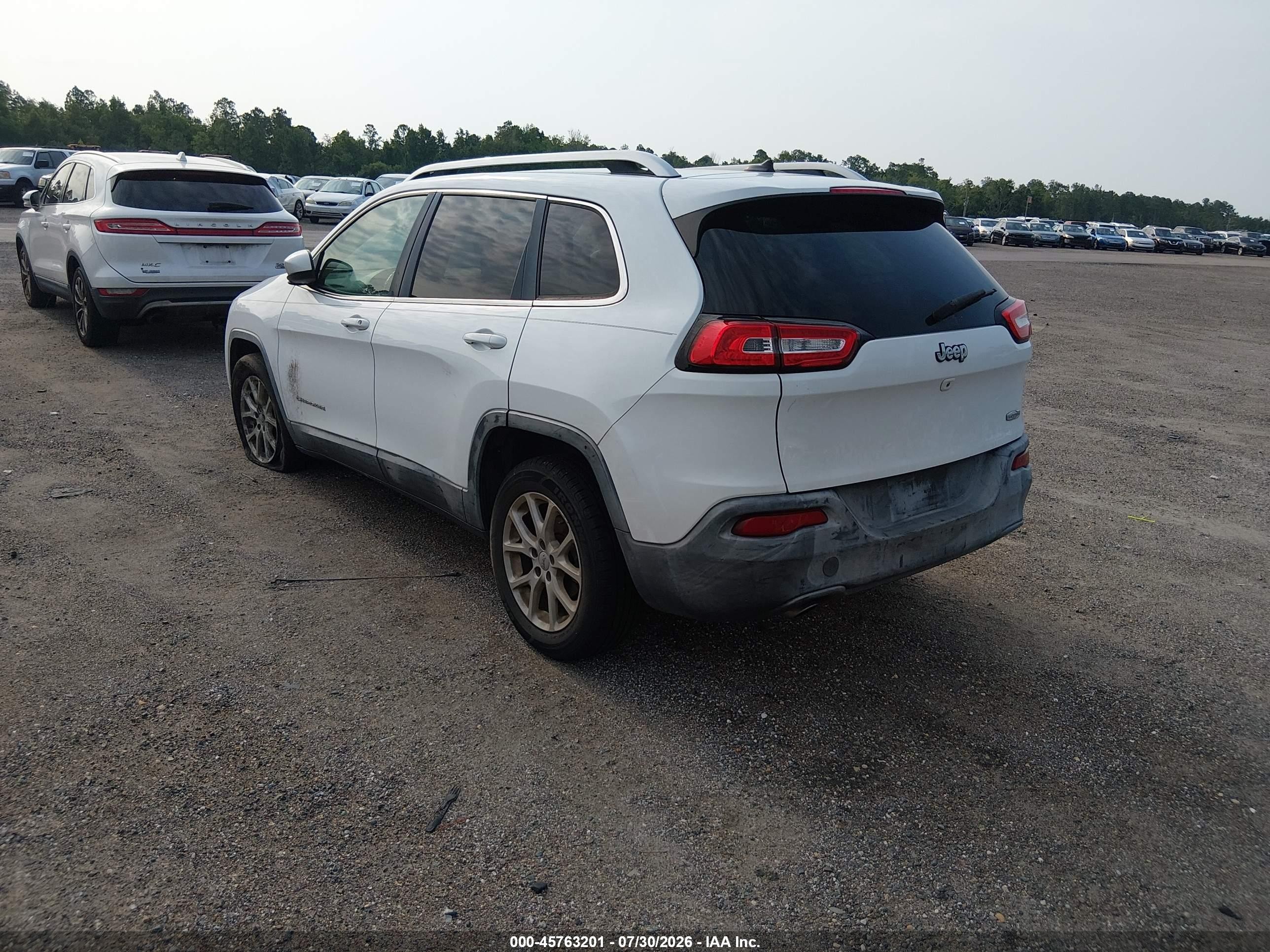 2015 Jeep Cherokee Latitude White vin: 1C4PJLCB0FW676822
