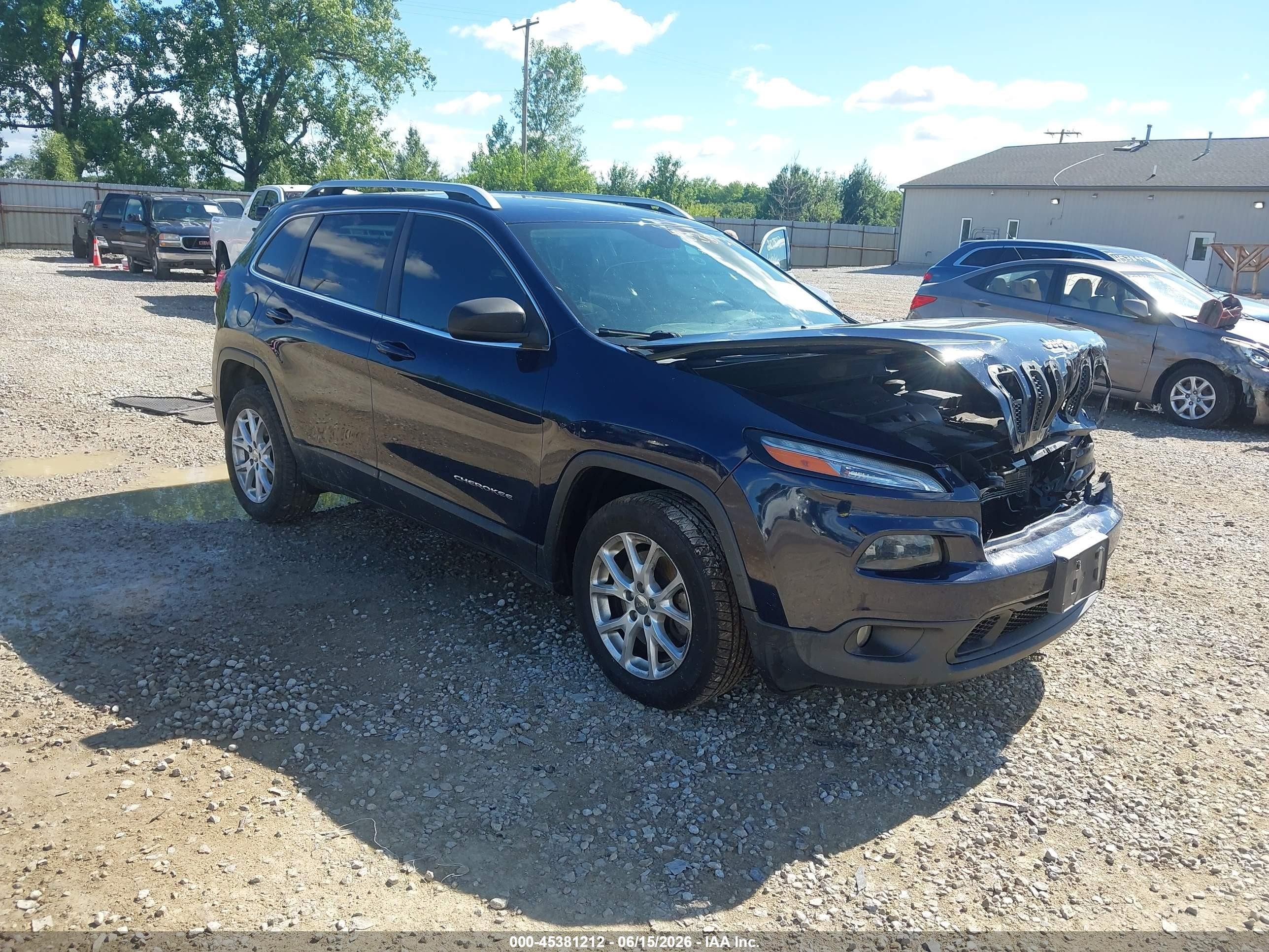 2015 Jeep Cherokee Latitude Blue vin: 1C4PJLCB0FW683639