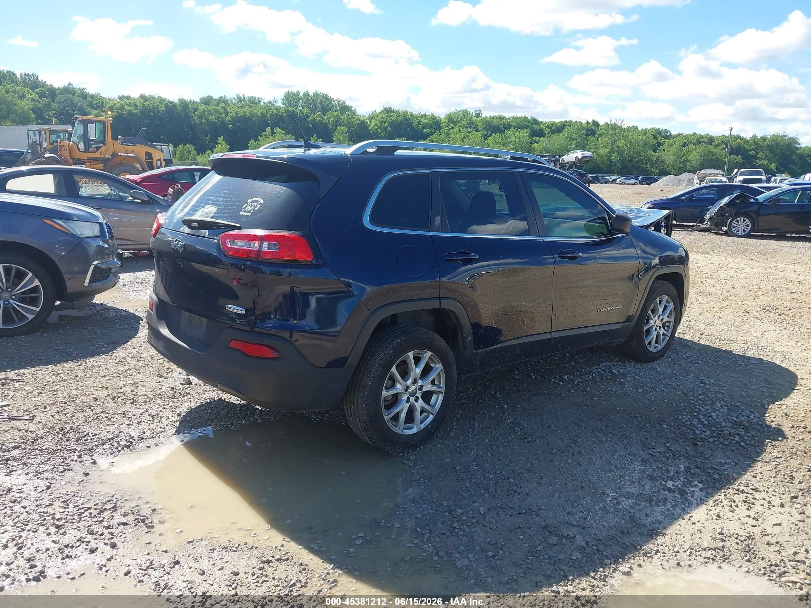 2015 Jeep Cherokee Latitude Blue vin: 1C4PJLCB0FW683639