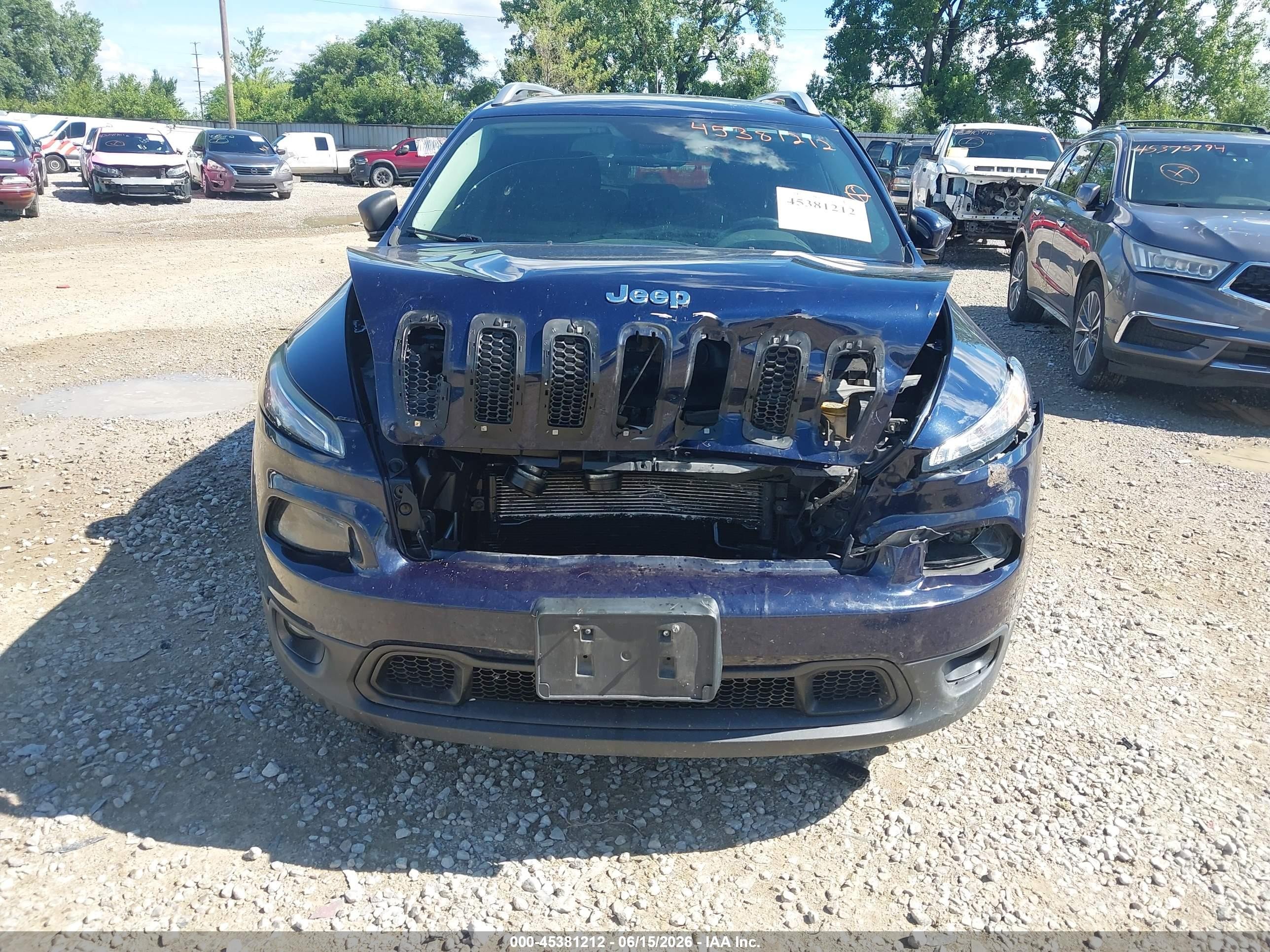 2015 Jeep Cherokee Latitude Blue vin: 1C4PJLCB0FW683639
