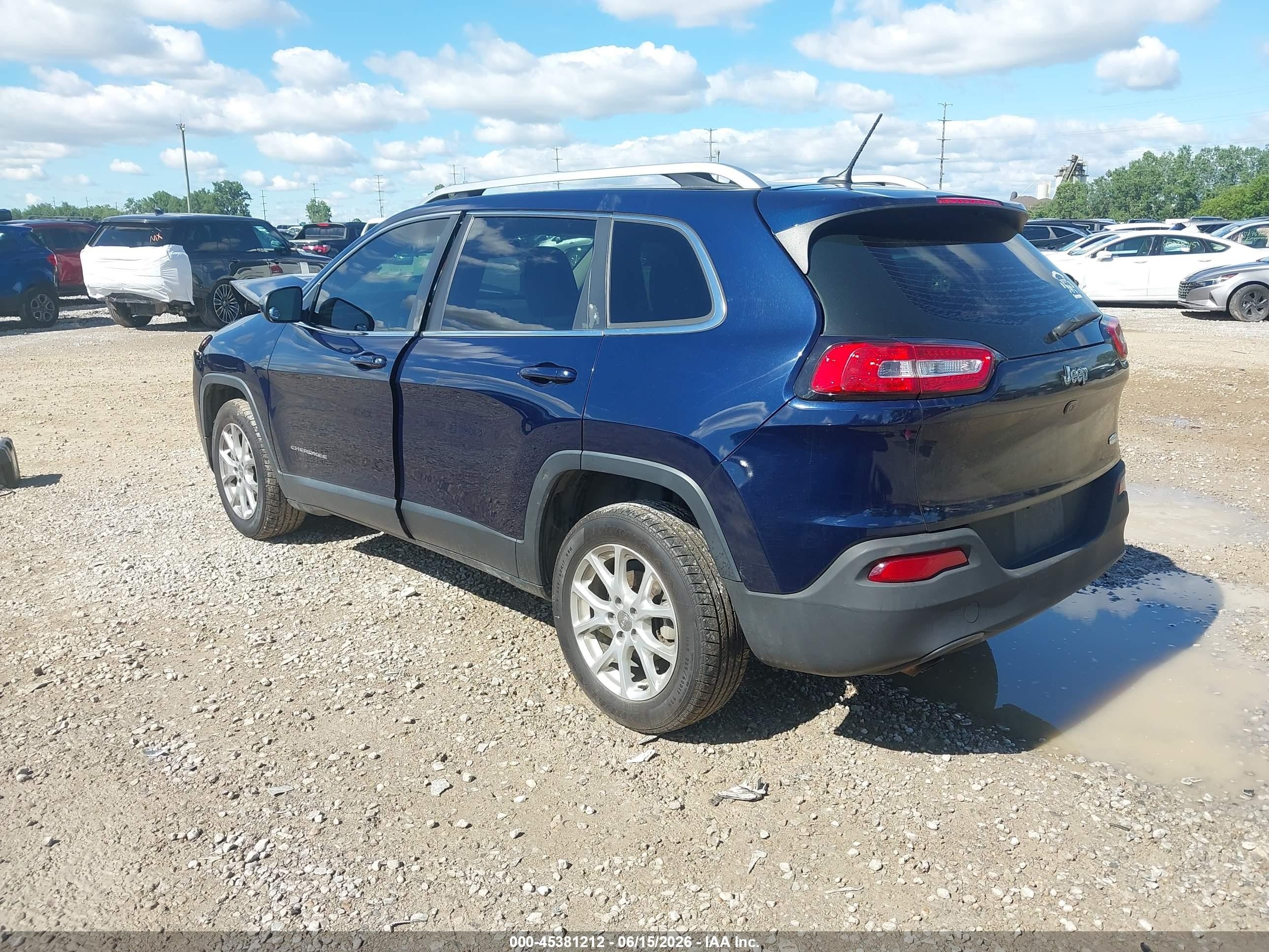 2015 Jeep Cherokee Latitude Blue vin: 1C4PJLCB0FW683639
