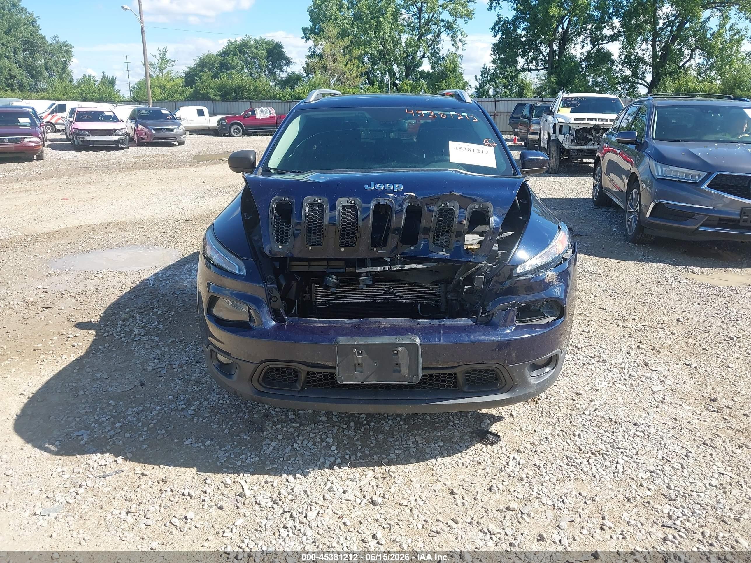 2015 Jeep Cherokee Latitude Blue vin: 1C4PJLCB0FW683639
