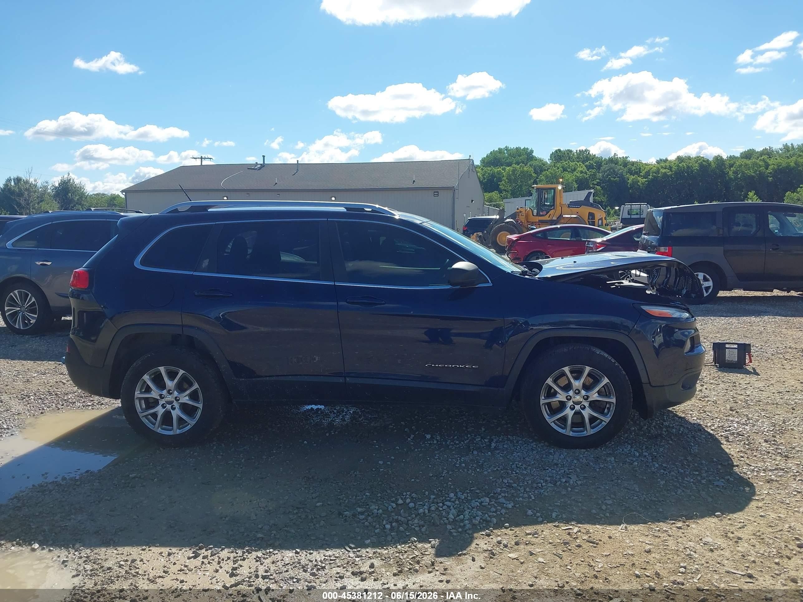 2015 Jeep Cherokee Latitude Blue vin: 1C4PJLCB0FW683639
