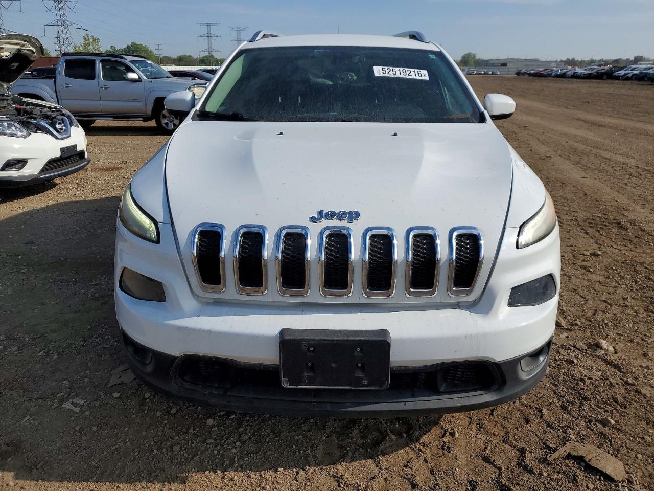 2015 Jeep Cherokee Latitude White vin: 1C4PJLCB0FW706918
