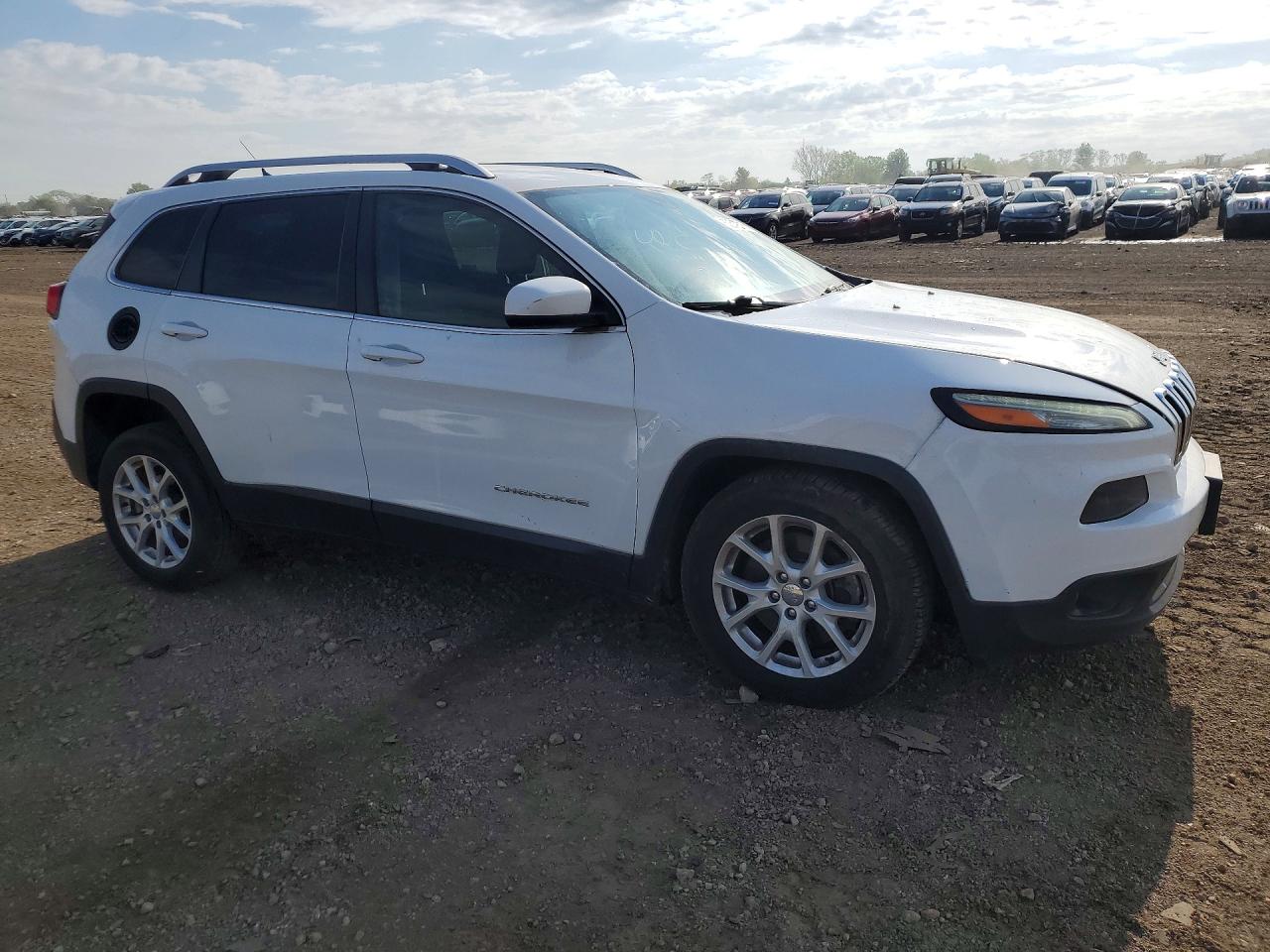 2015 Jeep Cherokee Latitude White vin: 1C4PJLCB0FW706918