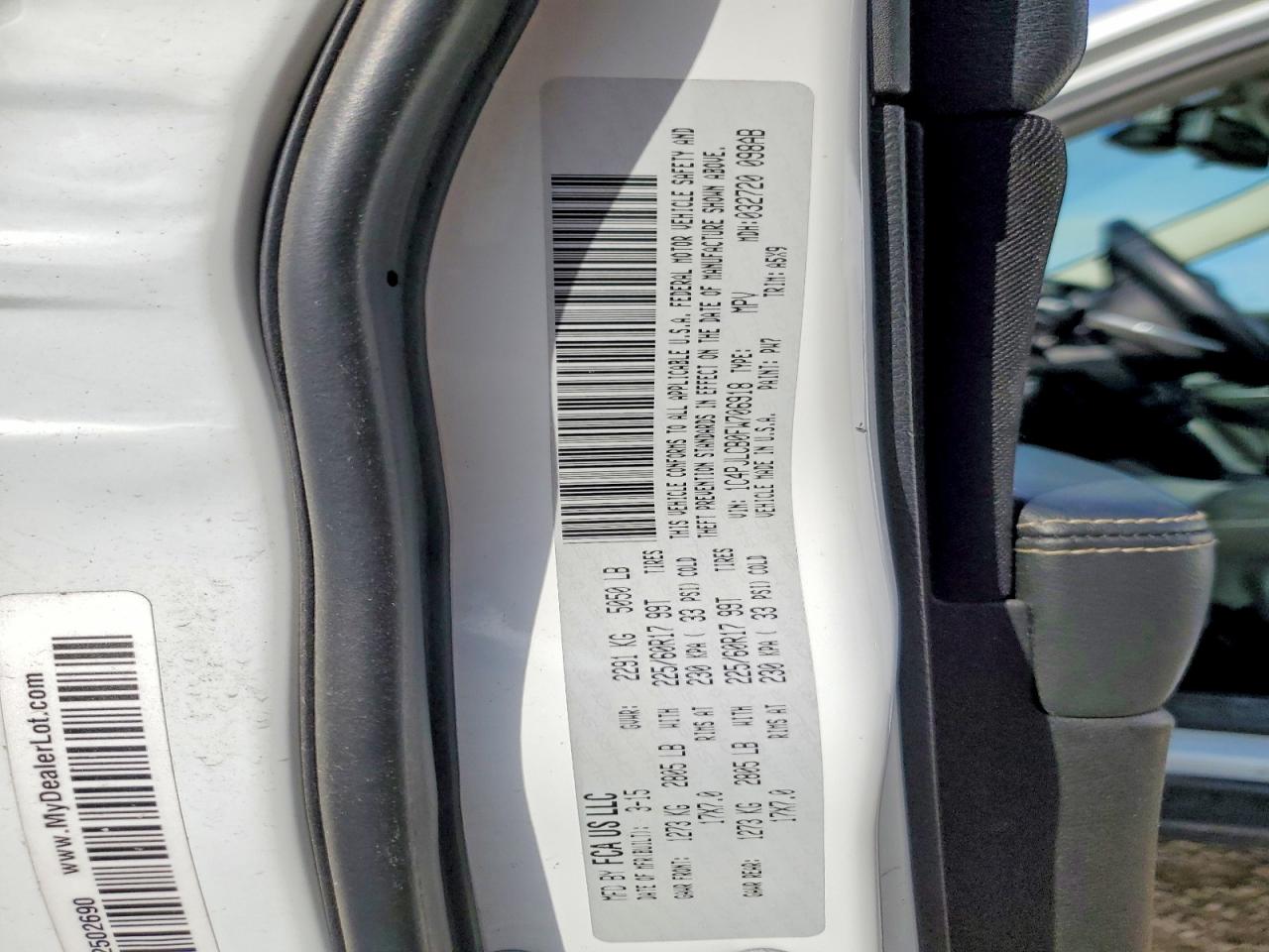 2015 Jeep Cherokee Latitude White vin: 1C4PJLCB0FW706918