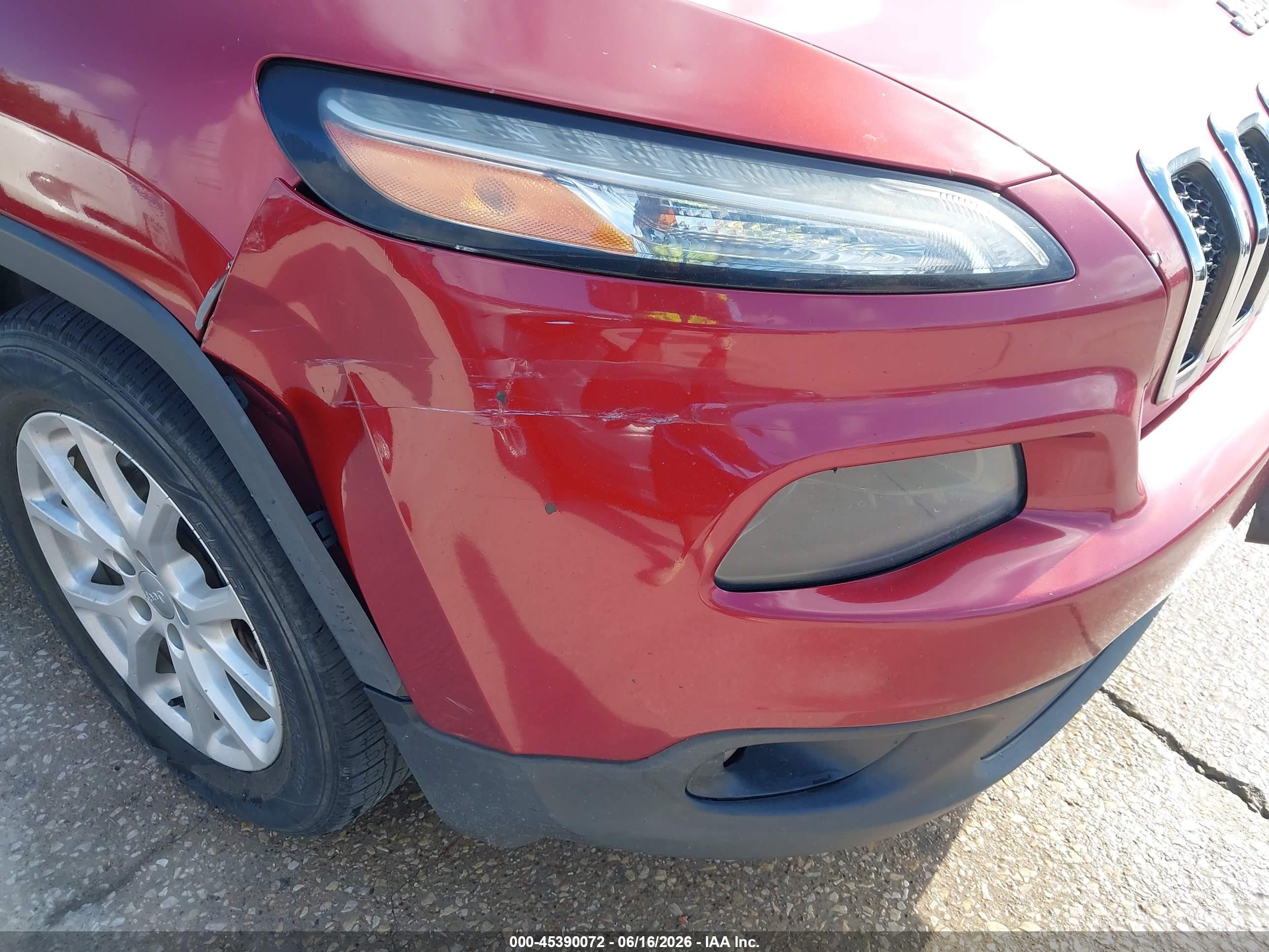 2015 Jeep Cherokee Latitude Maroon vin: 1C4PJLCB0FW720382