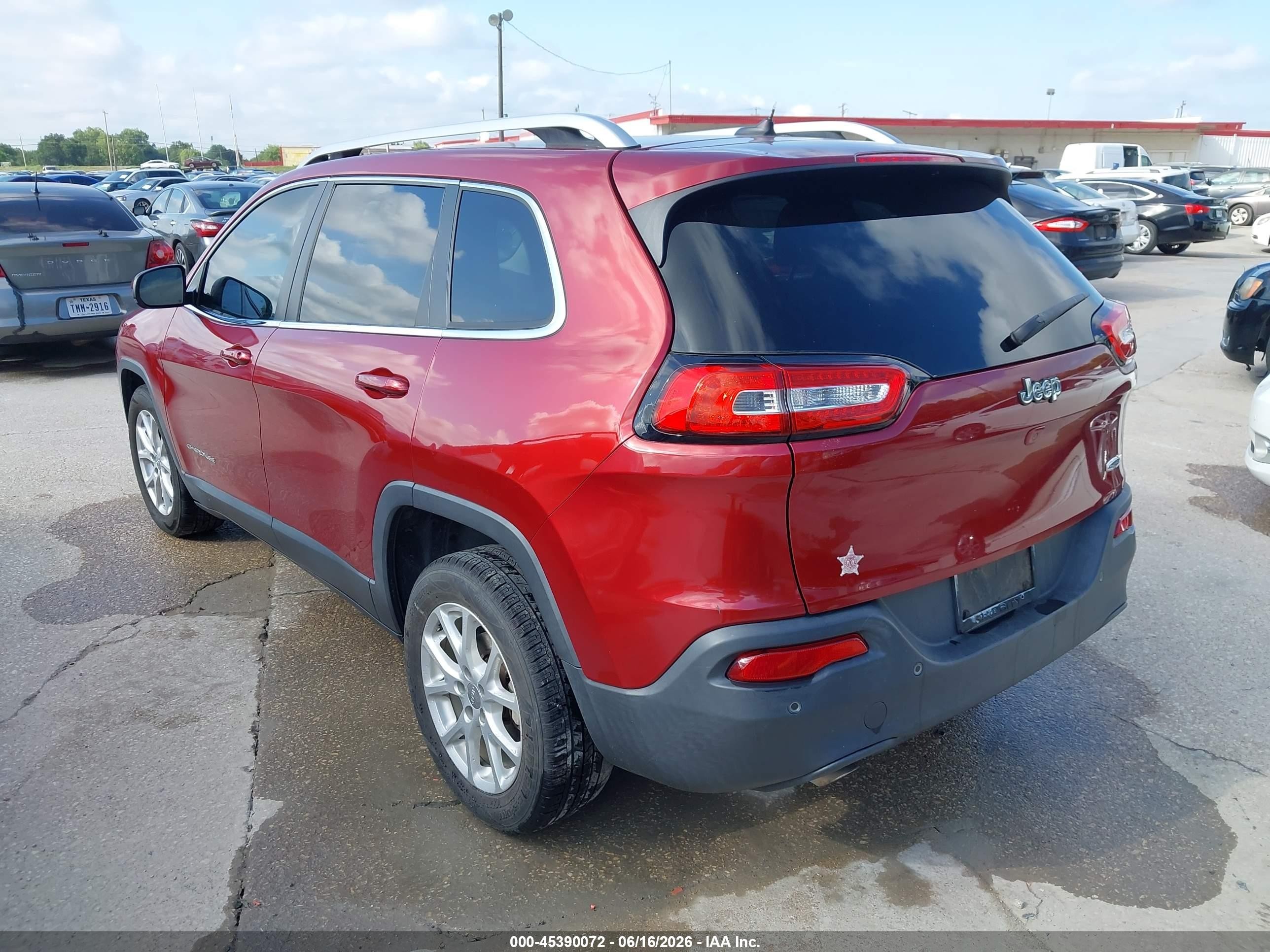 2015 Jeep Cherokee Latitude Maroon vin: 1C4PJLCB0FW720382