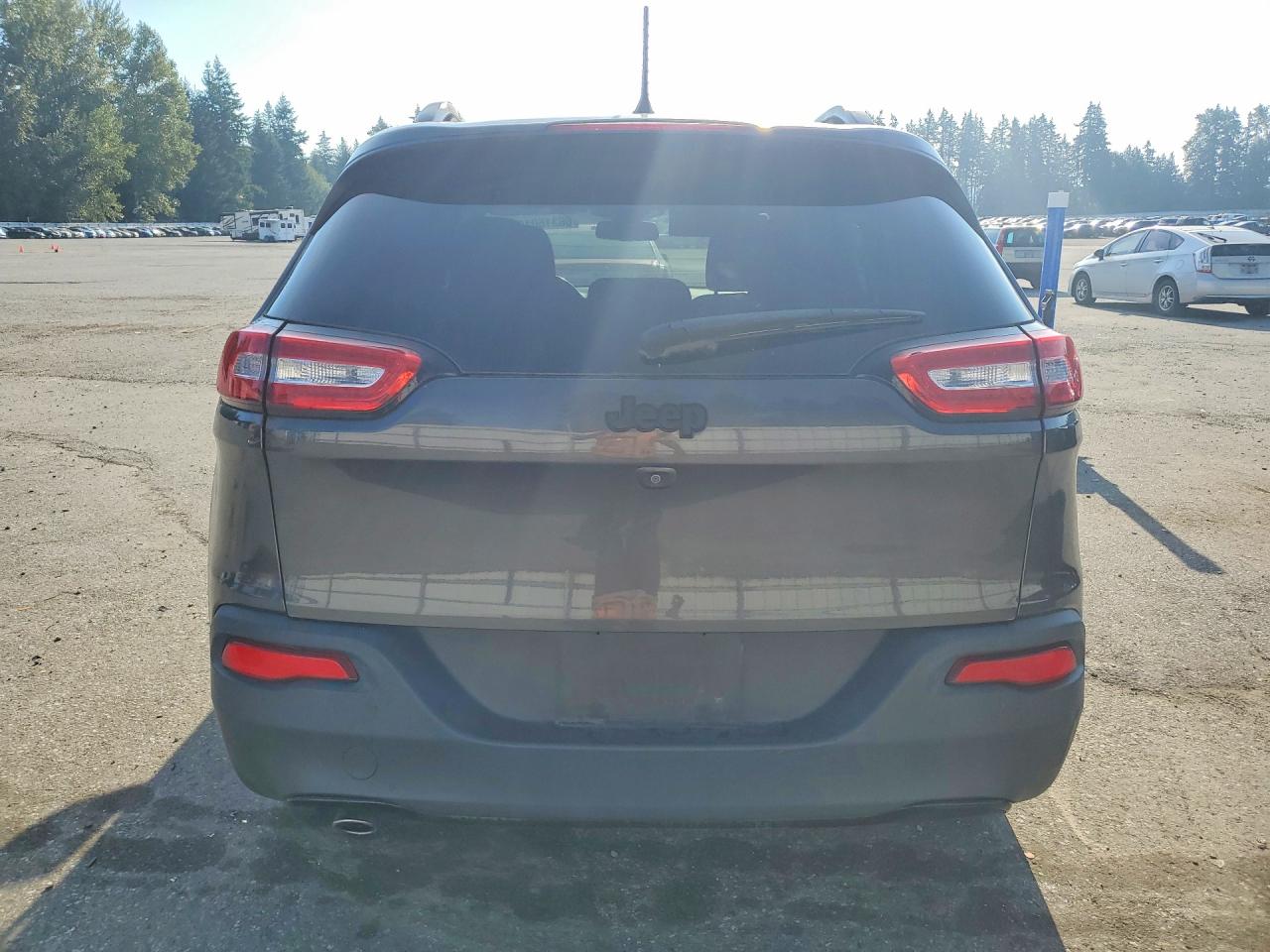 2015 Jeep Cherokee Latitude Charcoal vin: 1C4PJLCB0FW722701