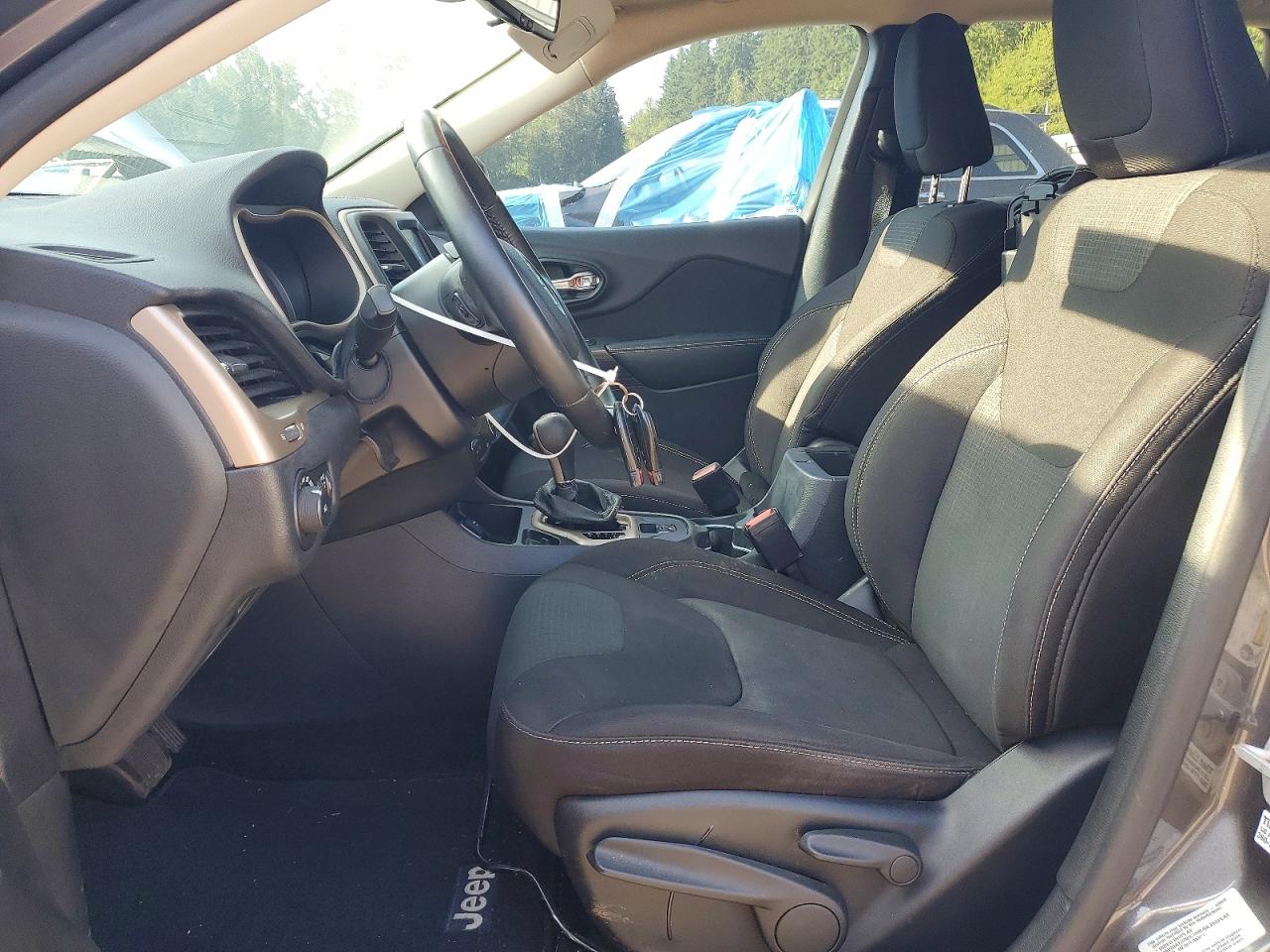 2015 Jeep Cherokee Latitude Charcoal vin: 1C4PJLCB0FW722701