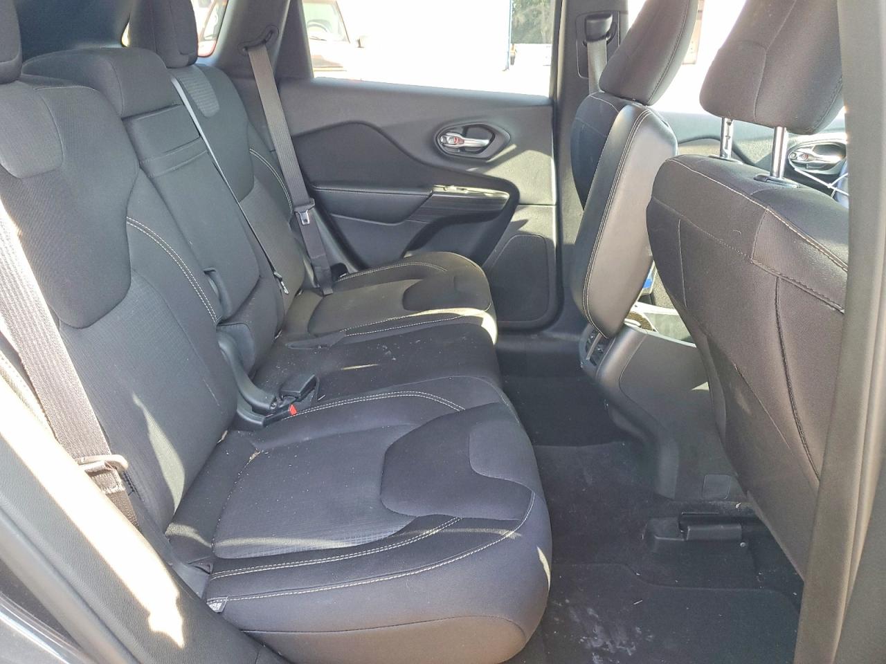 2015 Jeep Cherokee Latitude Charcoal vin: 1C4PJLCB0FW722701