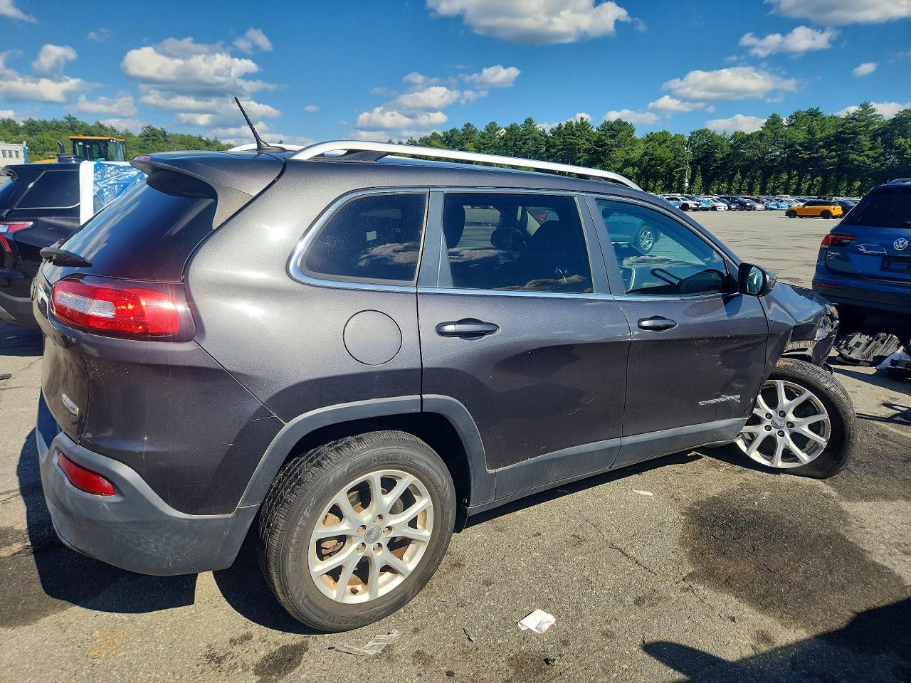 2015 Jeep Cherokee Latitude Gray vin: 1C4PJLCB0FW790982