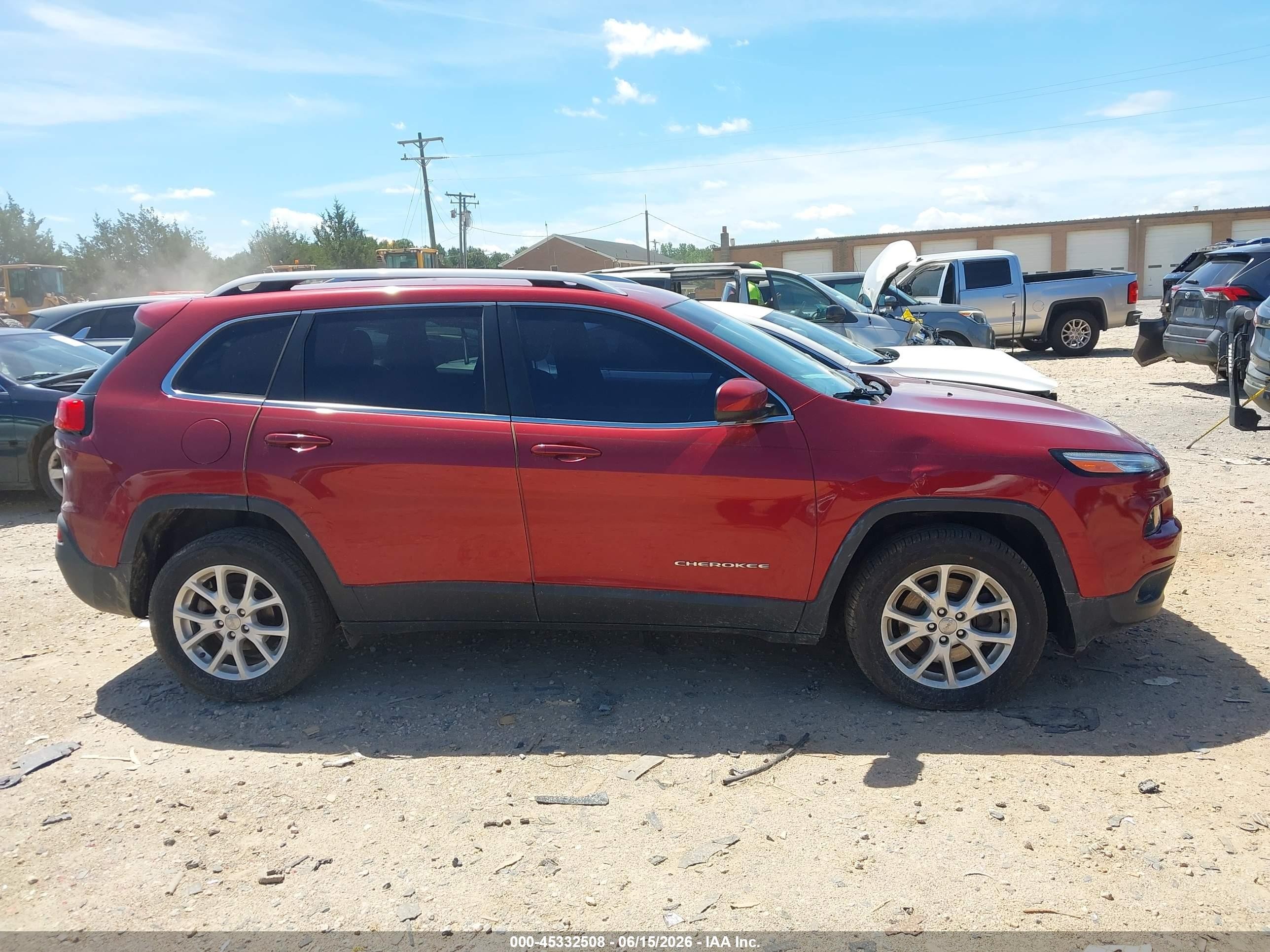 2017 Jeep Cherokee Latitude Fwd Red vin: 1C4PJLCB0HW548390