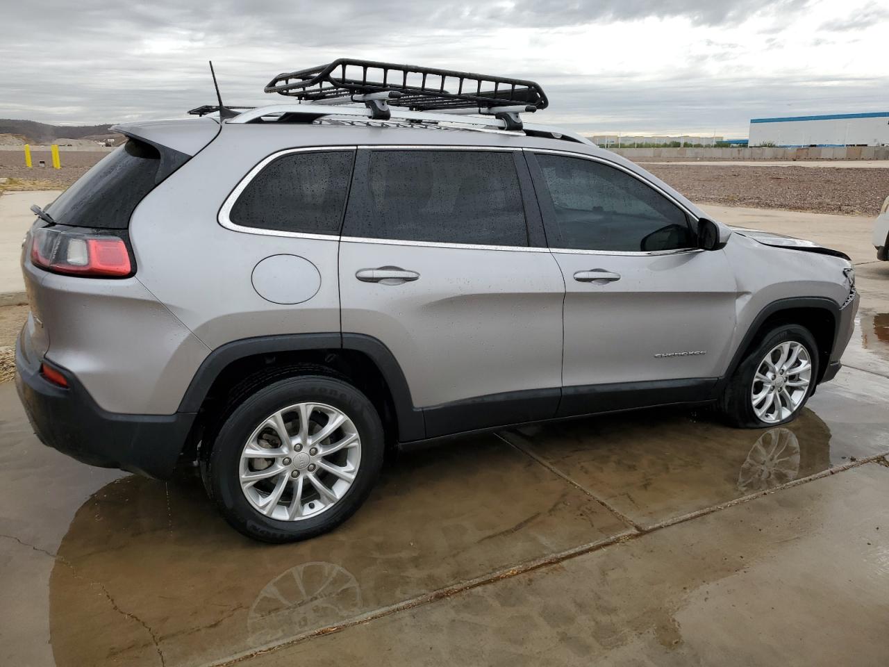 2019 Jeep Cherokee Latitude Silver vin: 1C4PJLCB0KD241319
