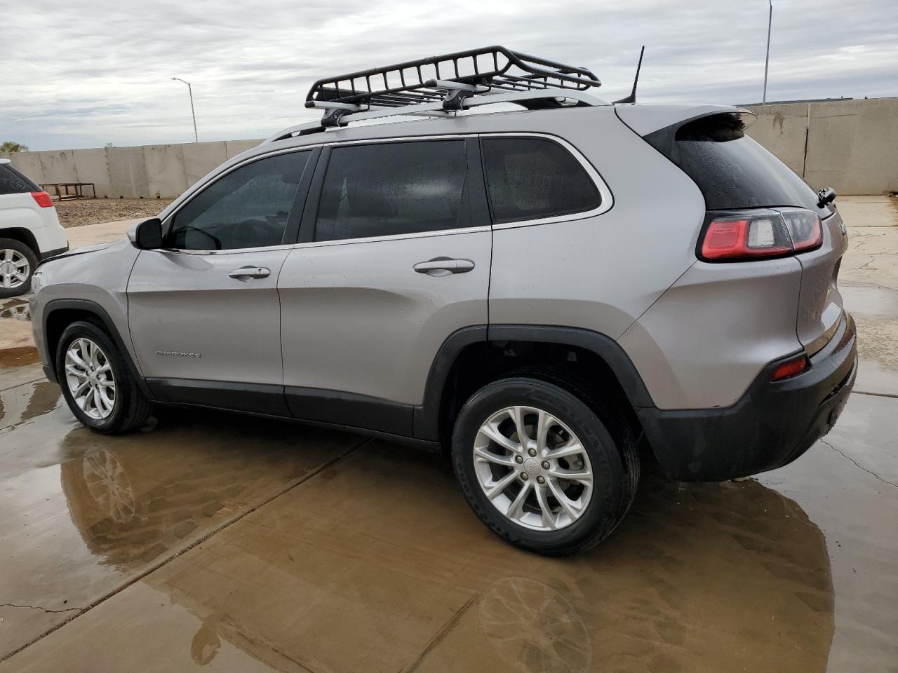 2019 Jeep Cherokee Latitude Silver vin: 1C4PJLCB0KD241319