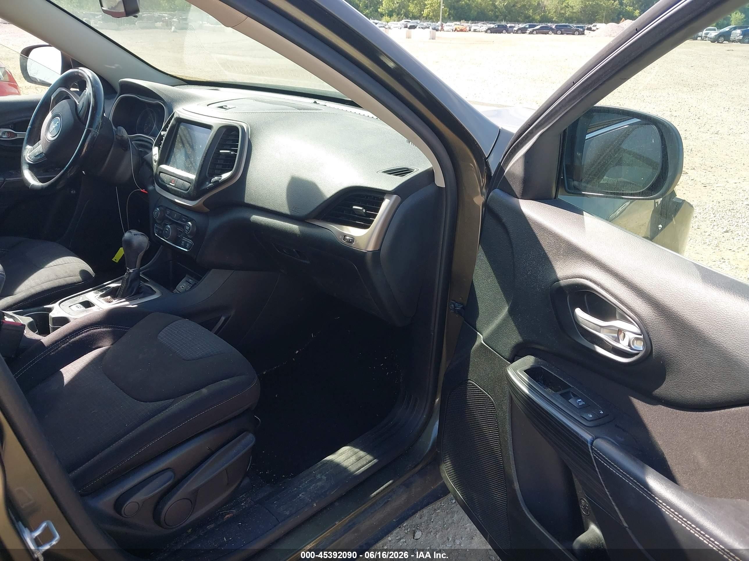 2015 Jeep Cherokee North Зеленый vin: 1C4PJLCB1FW607296