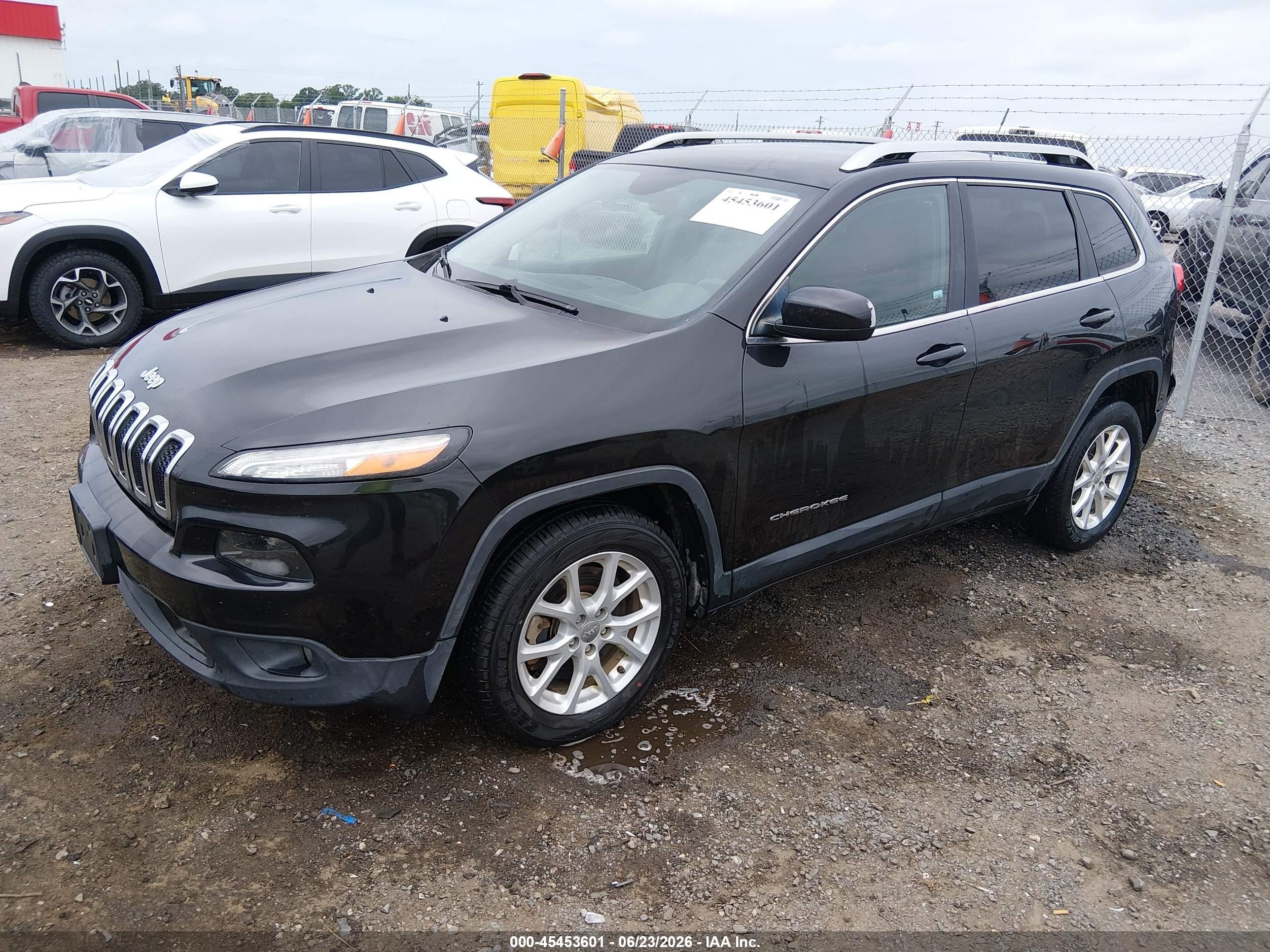 2015 Jeep Cherokee Latitude Black vin: 1C4PJLCB1FW660595