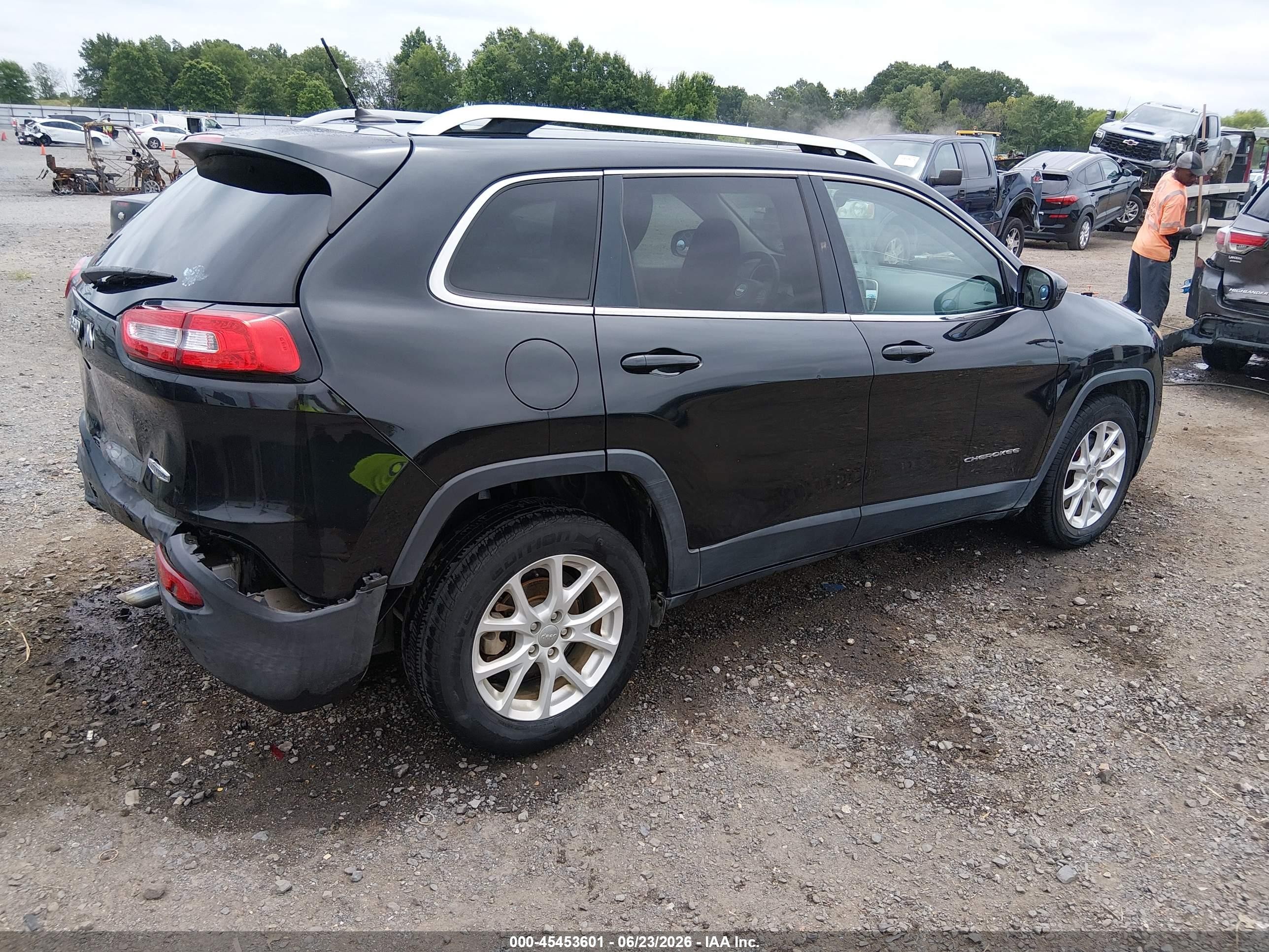 2015 Jeep Cherokee Latitude Black vin: 1C4PJLCB1FW660595