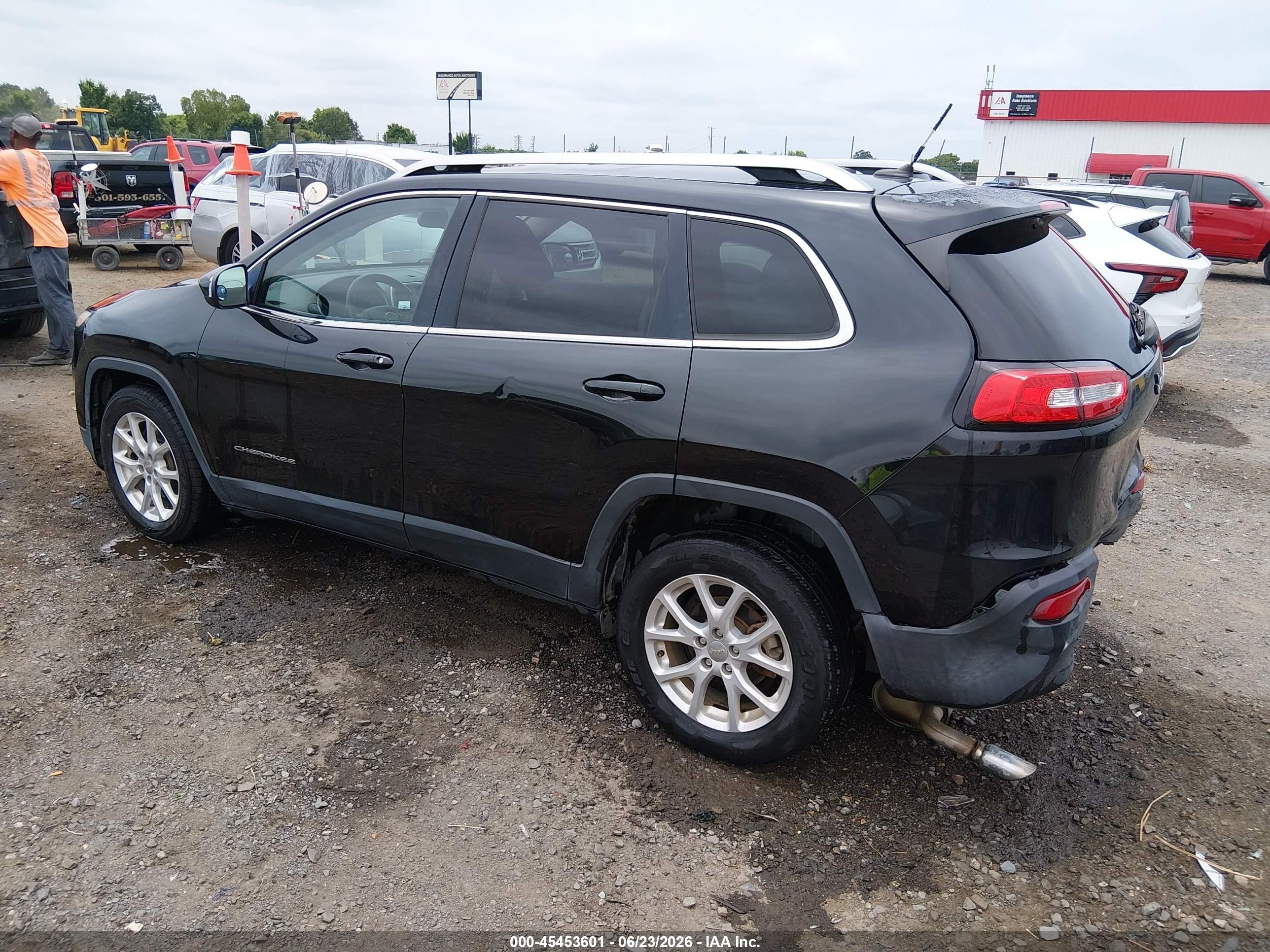 2015 Jeep Cherokee Latitude Black vin: 1C4PJLCB1FW660595