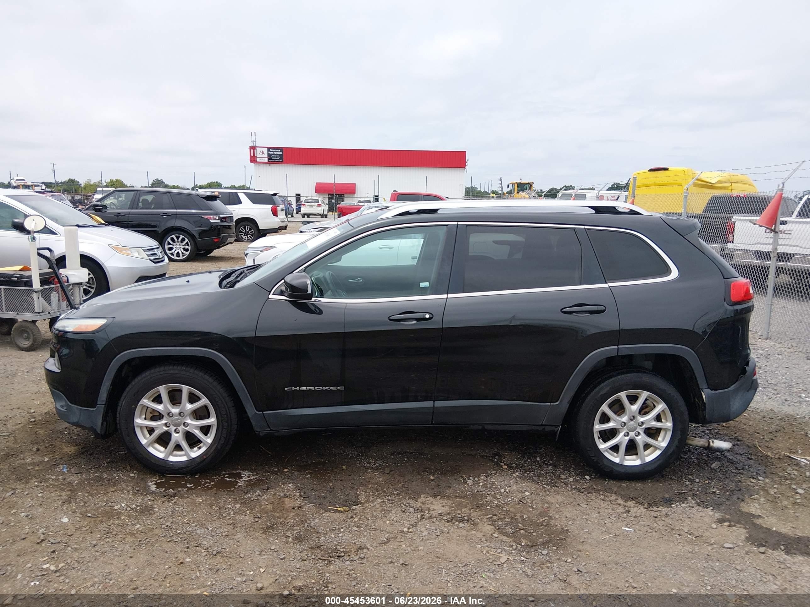 2015 Jeep Cherokee Latitude Black vin: 1C4PJLCB1FW660595