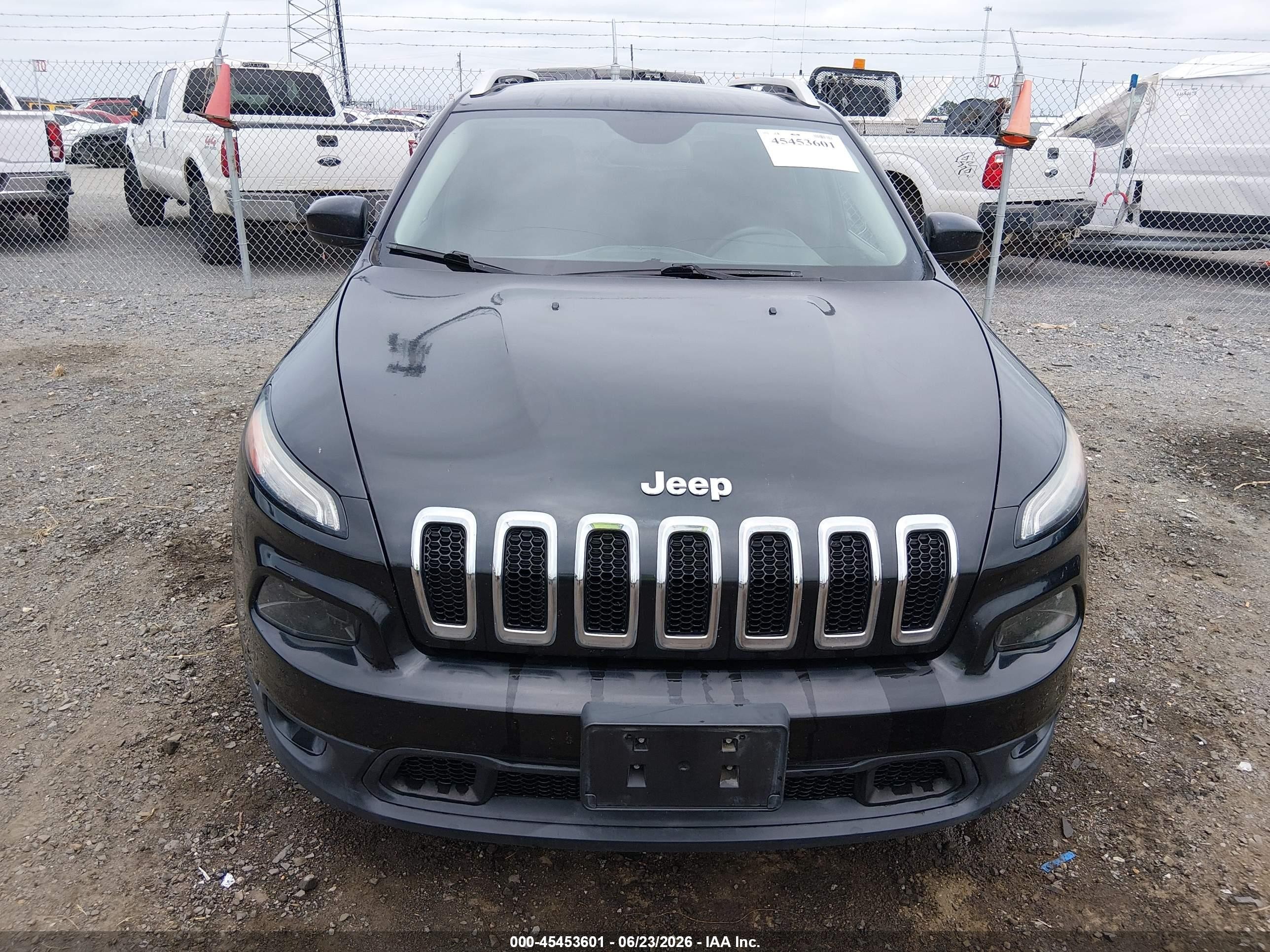 2015 Jeep Cherokee Latitude Black vin: 1C4PJLCB1FW660595