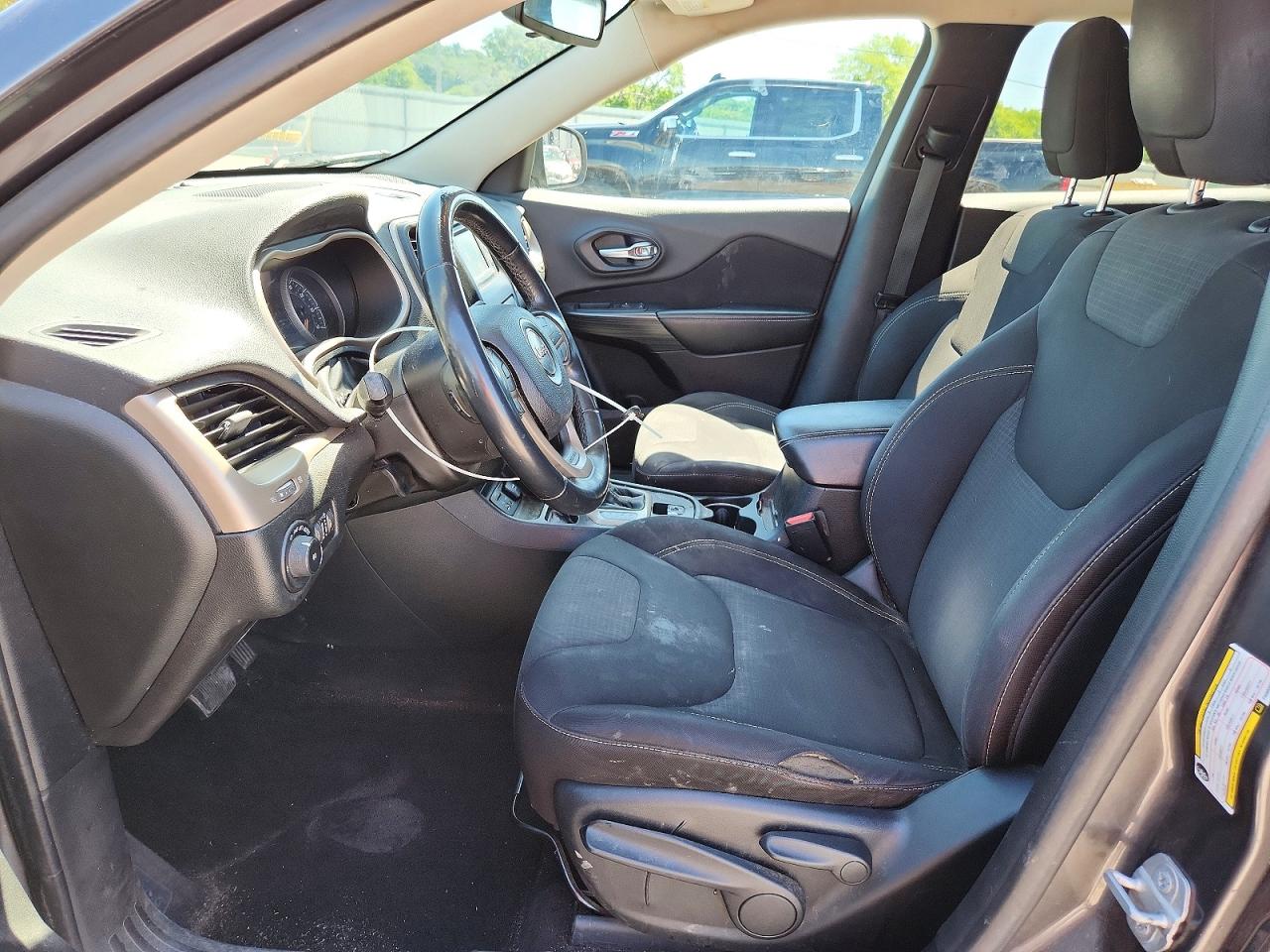 2015 Jeep Cherokee Latitude Серый vin: 1C4PJLCB1FW683908
