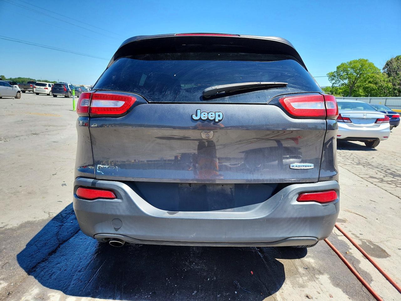 2015 Jeep Cherokee Latitude Серый vin: 1C4PJLCB1FW683908