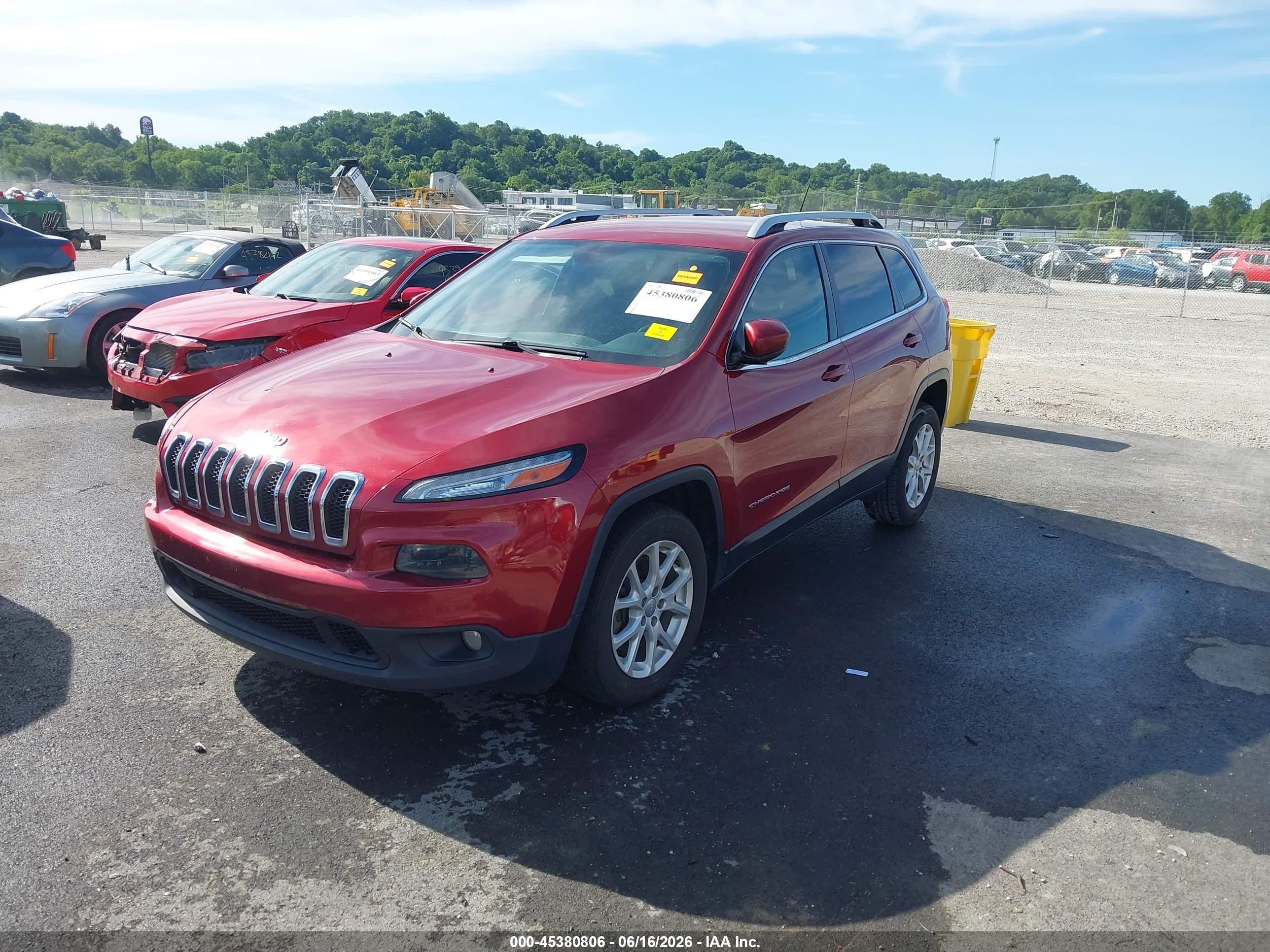 2015 Jeep Cherokee Latitude Red vin: 1C4PJLCB1FW690079