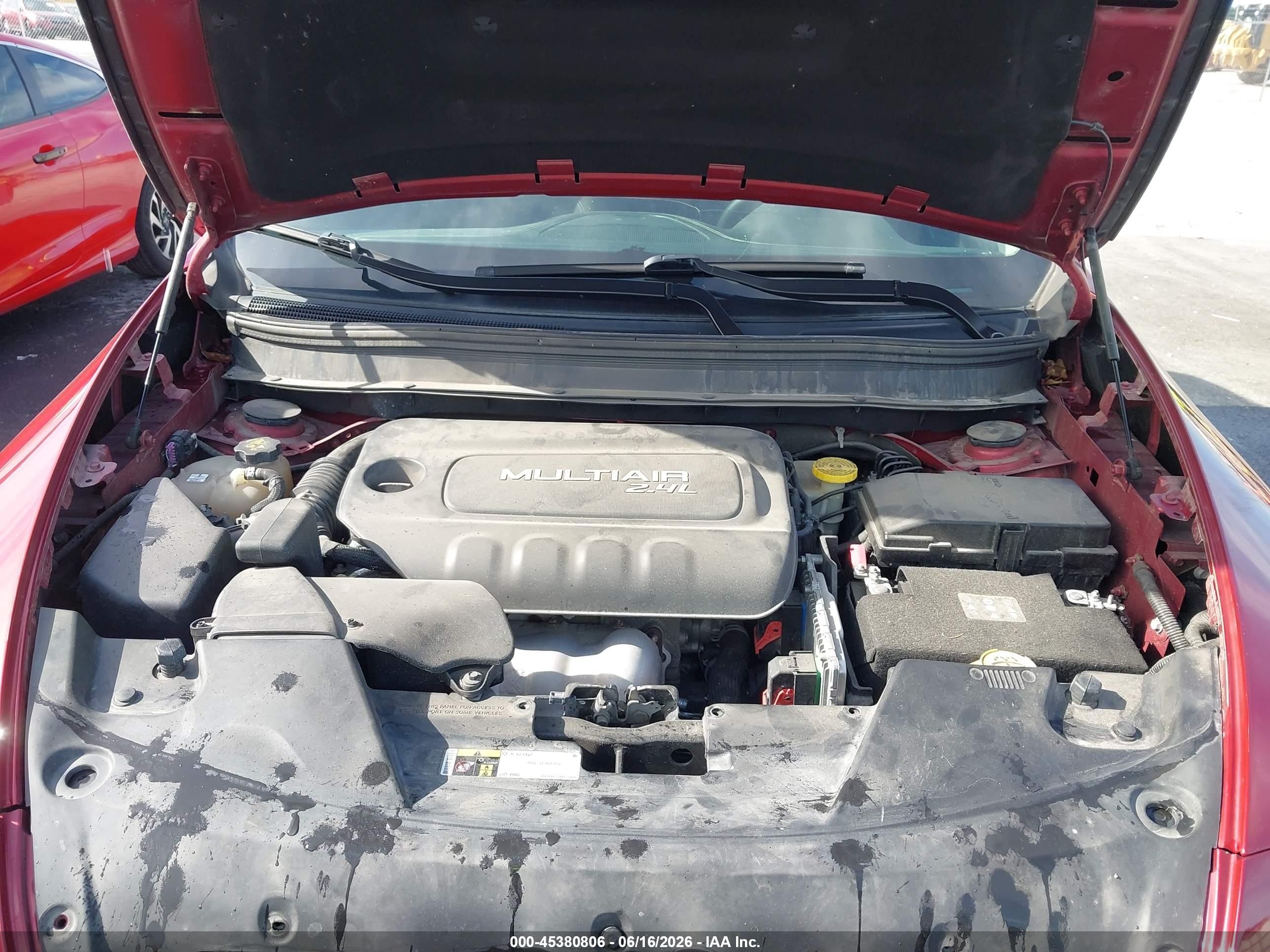2015 Jeep Cherokee Latitude Red vin: 1C4PJLCB1FW690079