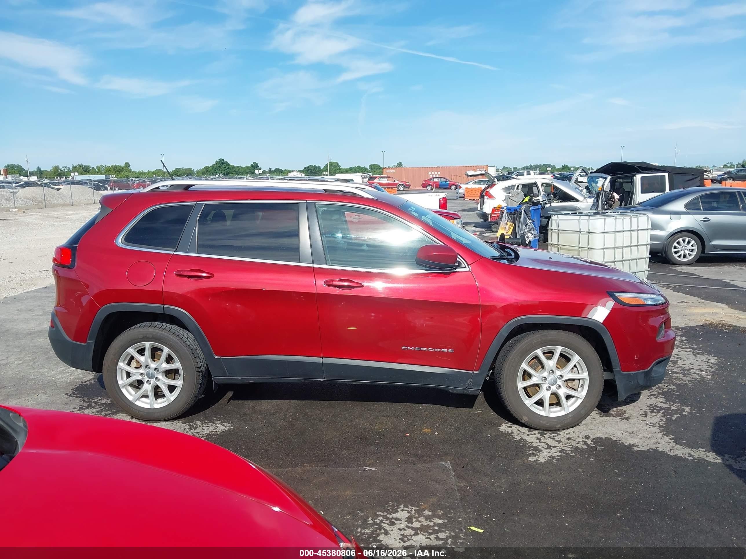 2015 Jeep Cherokee Latitude Red vin: 1C4PJLCB1FW690079