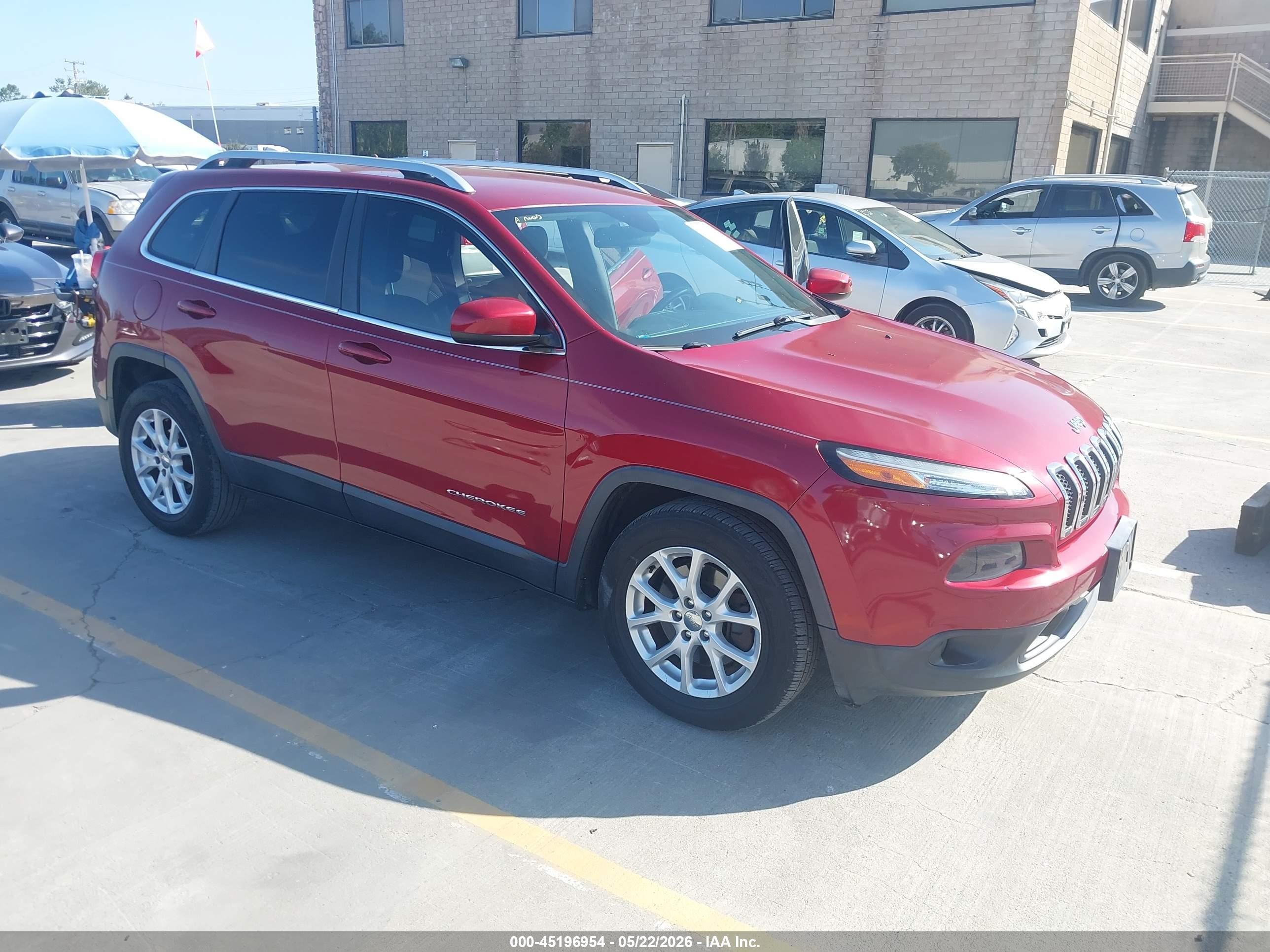 2015 Jeep Cherokee Latitude Red vin: 1C4PJLCB1FW690566