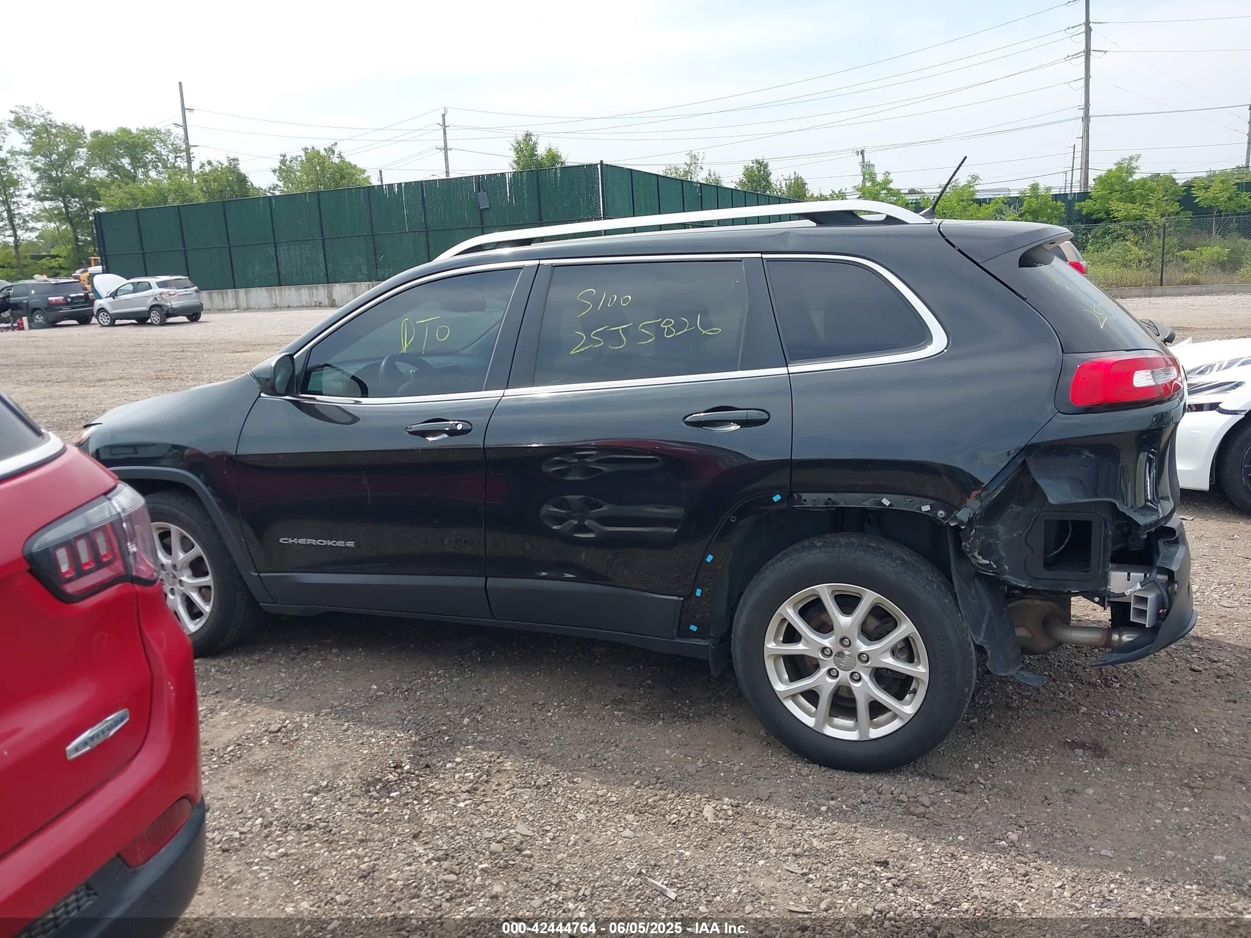 2015 Jeep Cherokee Latitude Black vin: 1C4PJLCB1FW711271