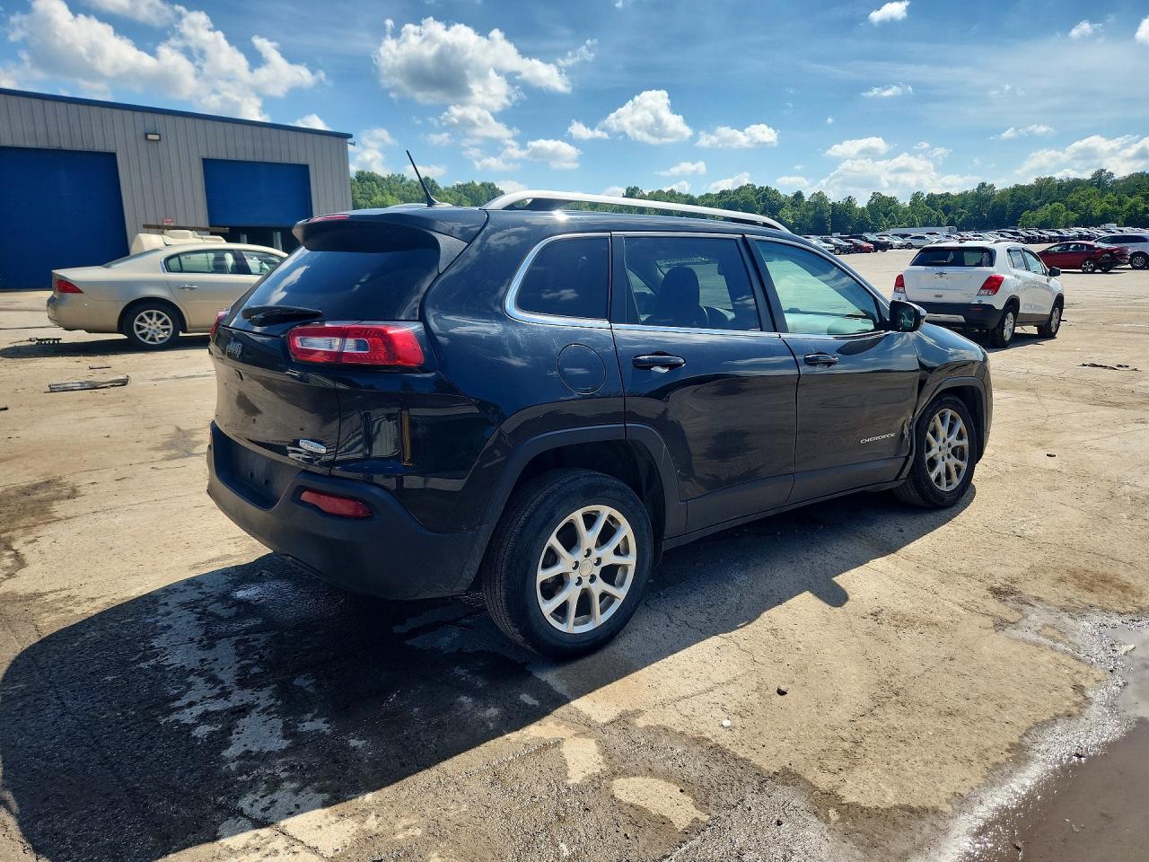 2015 Jeep Cherokee Latitude Black vin: 1C4PJLCB1FW712338