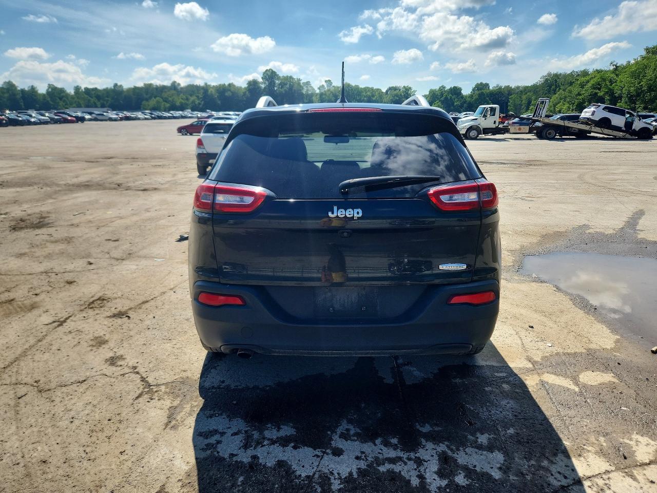 2015 Jeep Cherokee Latitude Black vin: 1C4PJLCB1FW712338